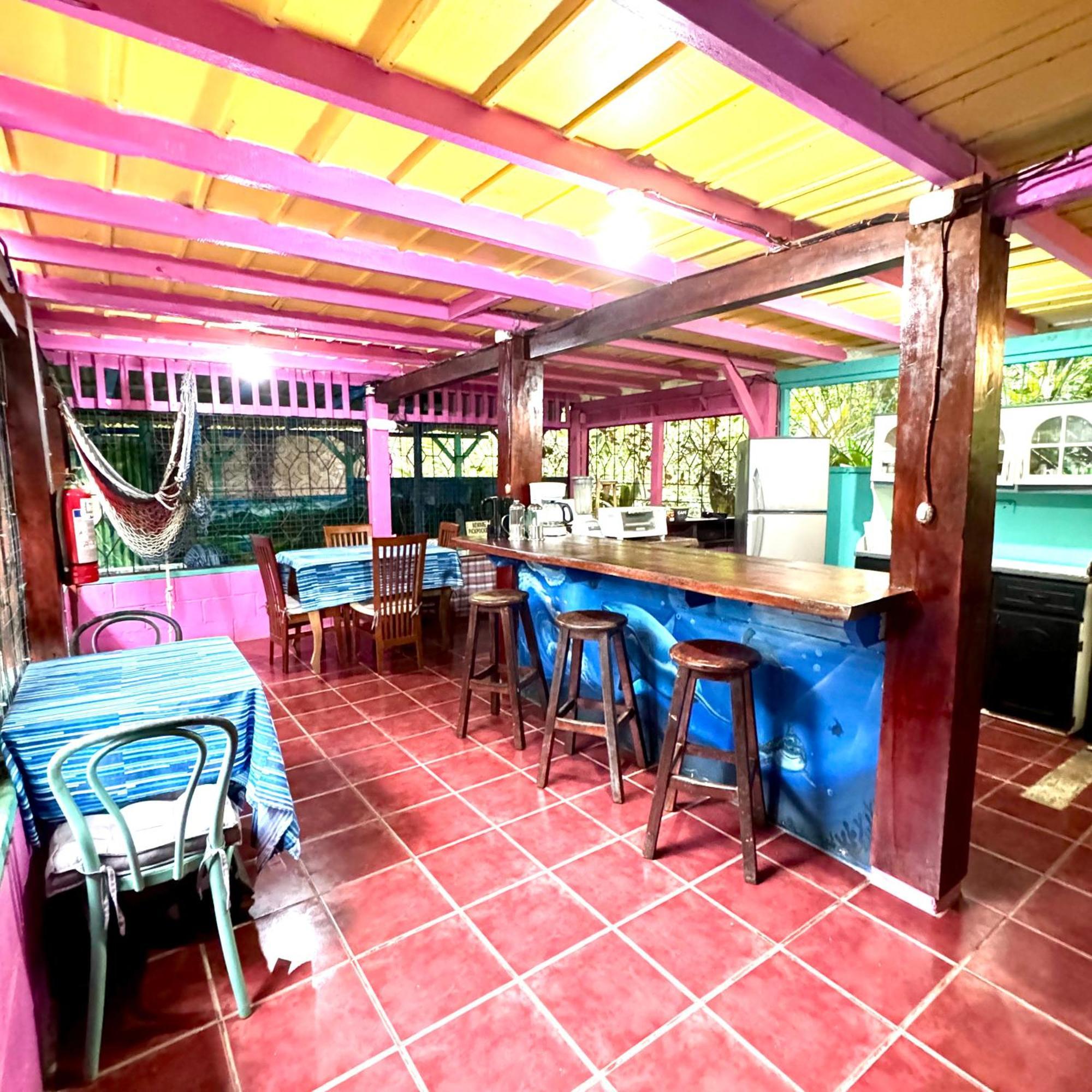 Hidden Jungle House Homestay *
