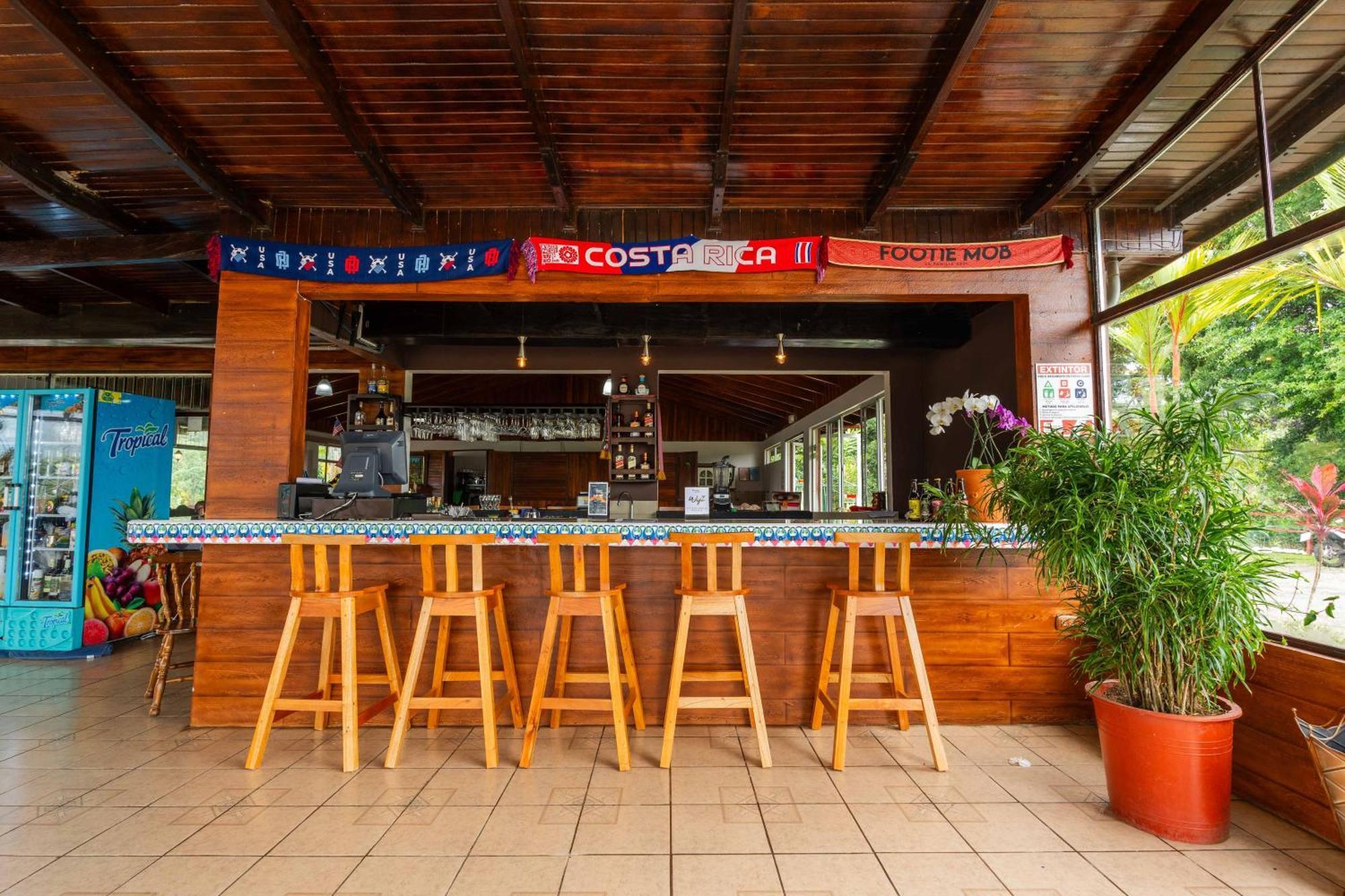 Chateau Arenal & Restaurante Hotel
