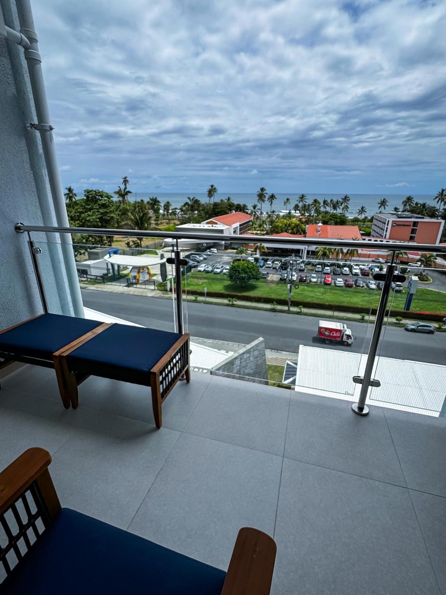 Luxury At Viva Apartment