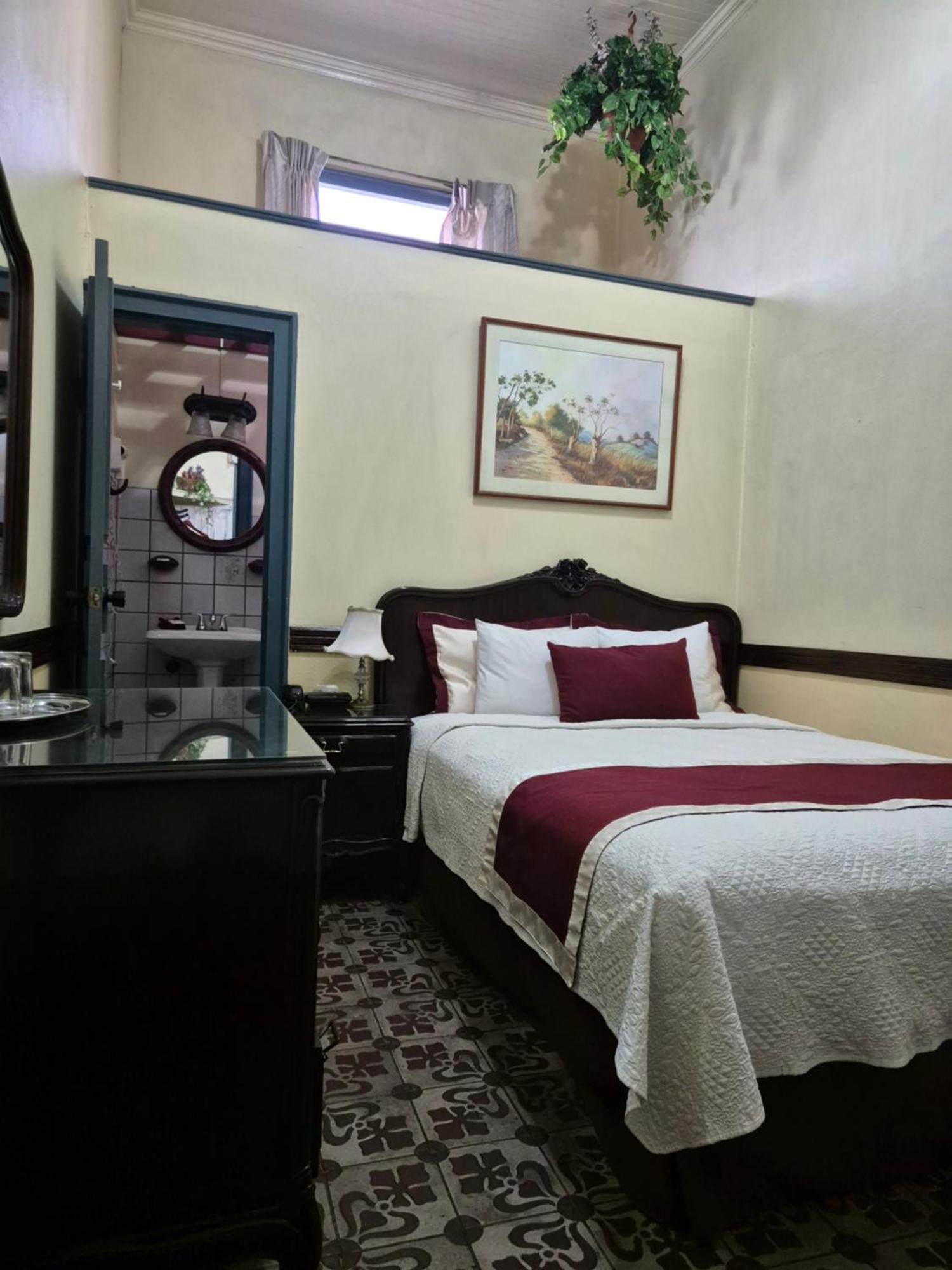 Hotel Santo Tomas / Historical Property