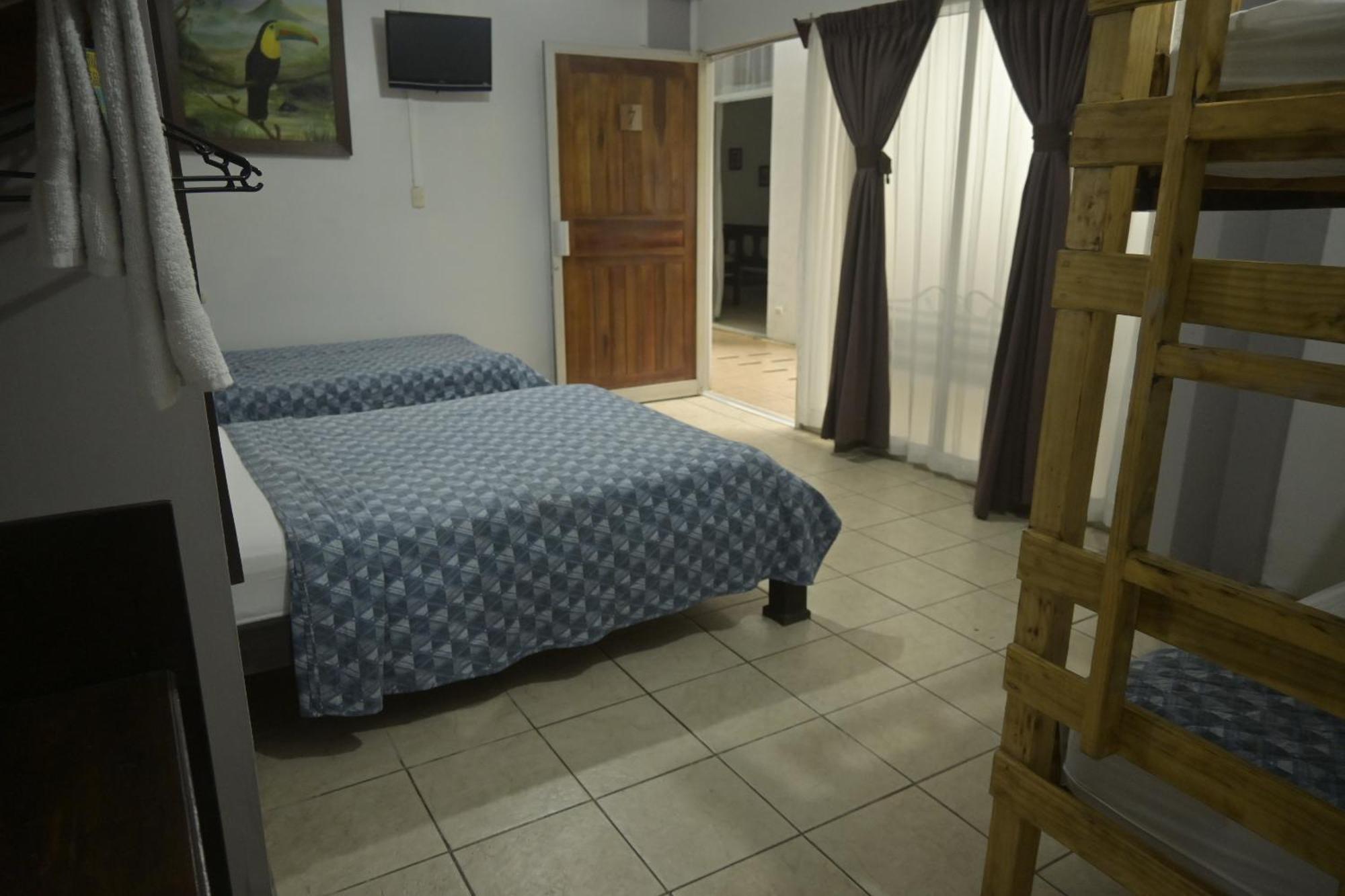 Hotel Colinas 3*