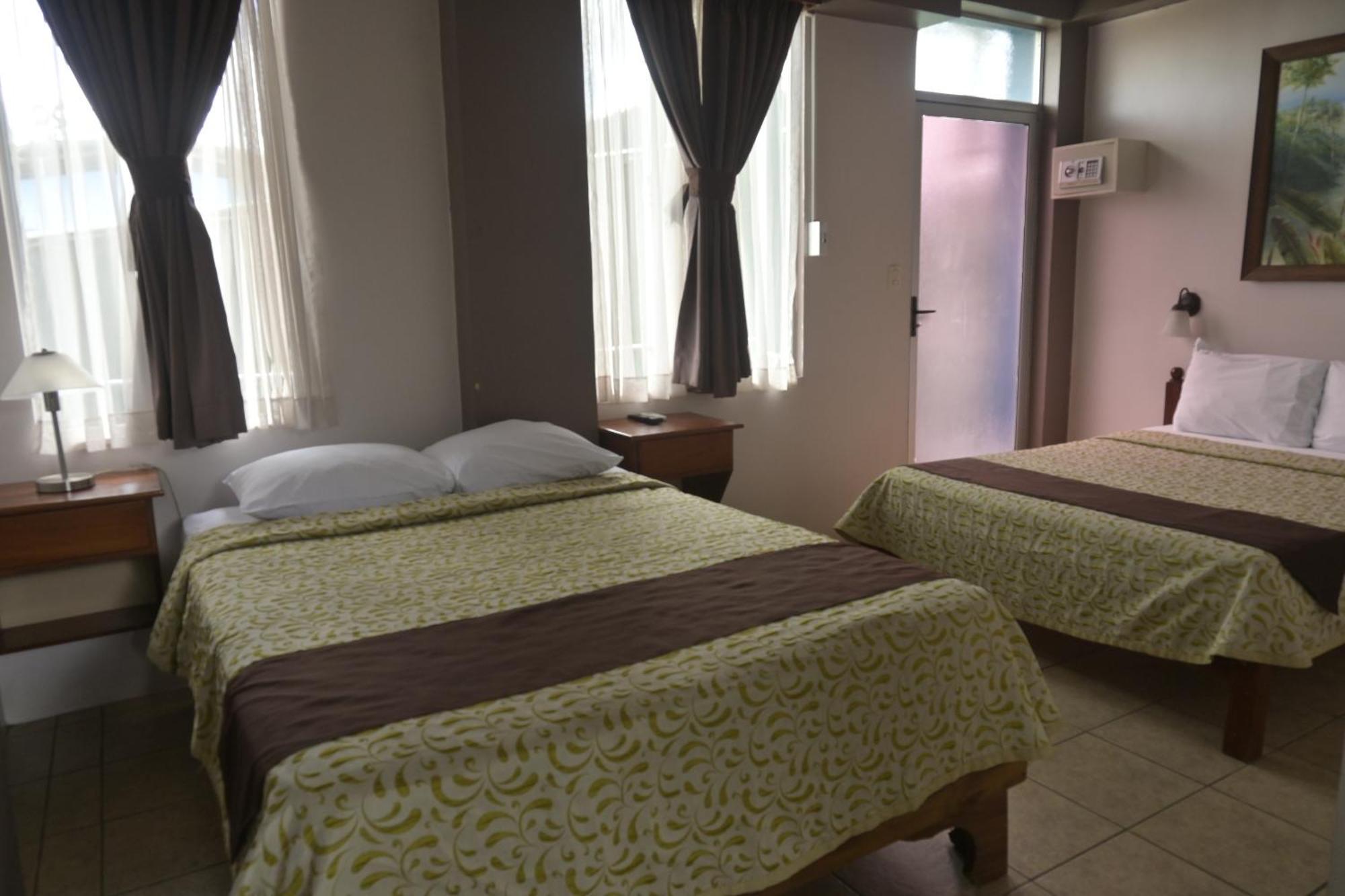 Hotel Colinas 3*