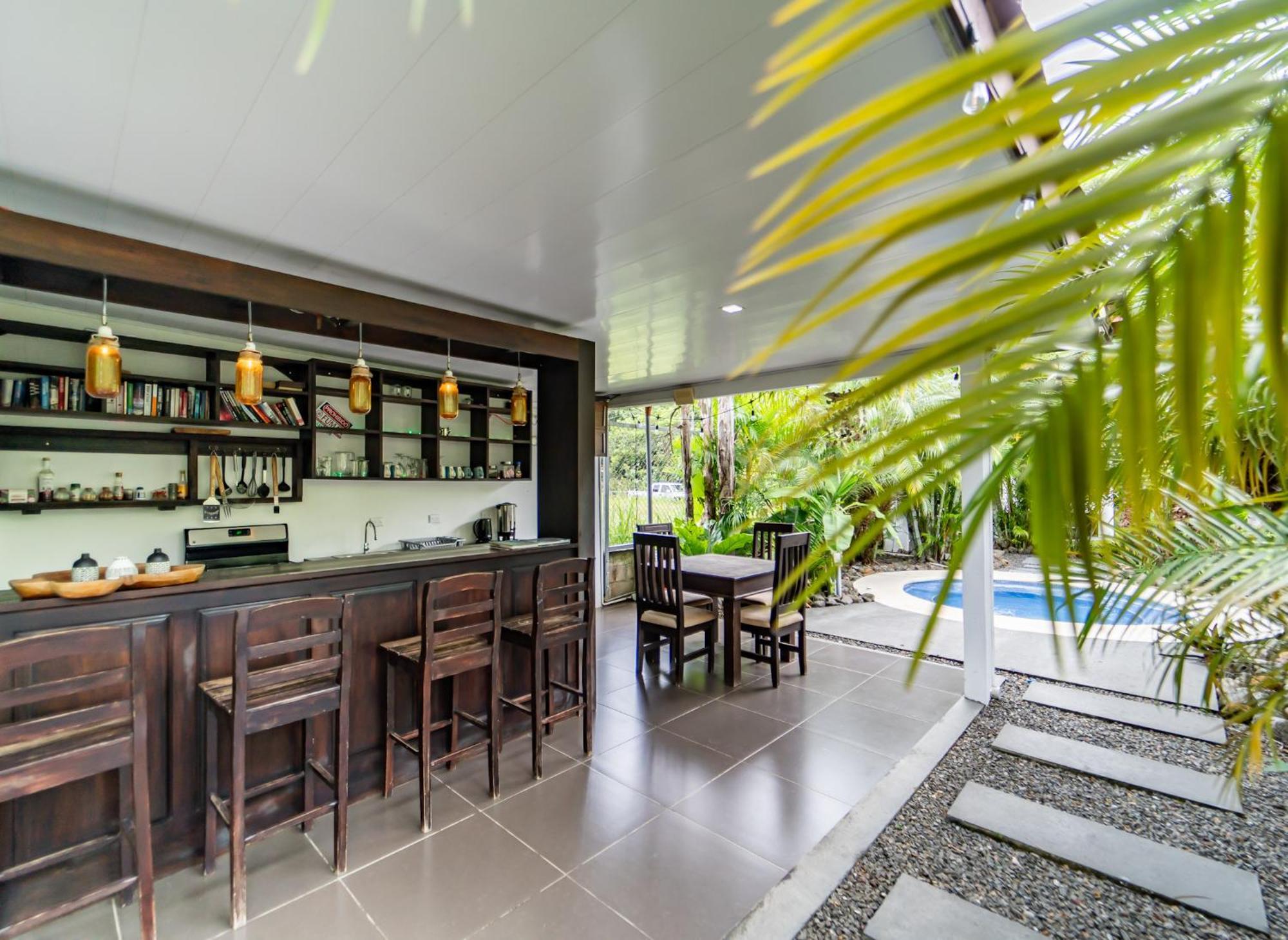 Good Life Lodge *