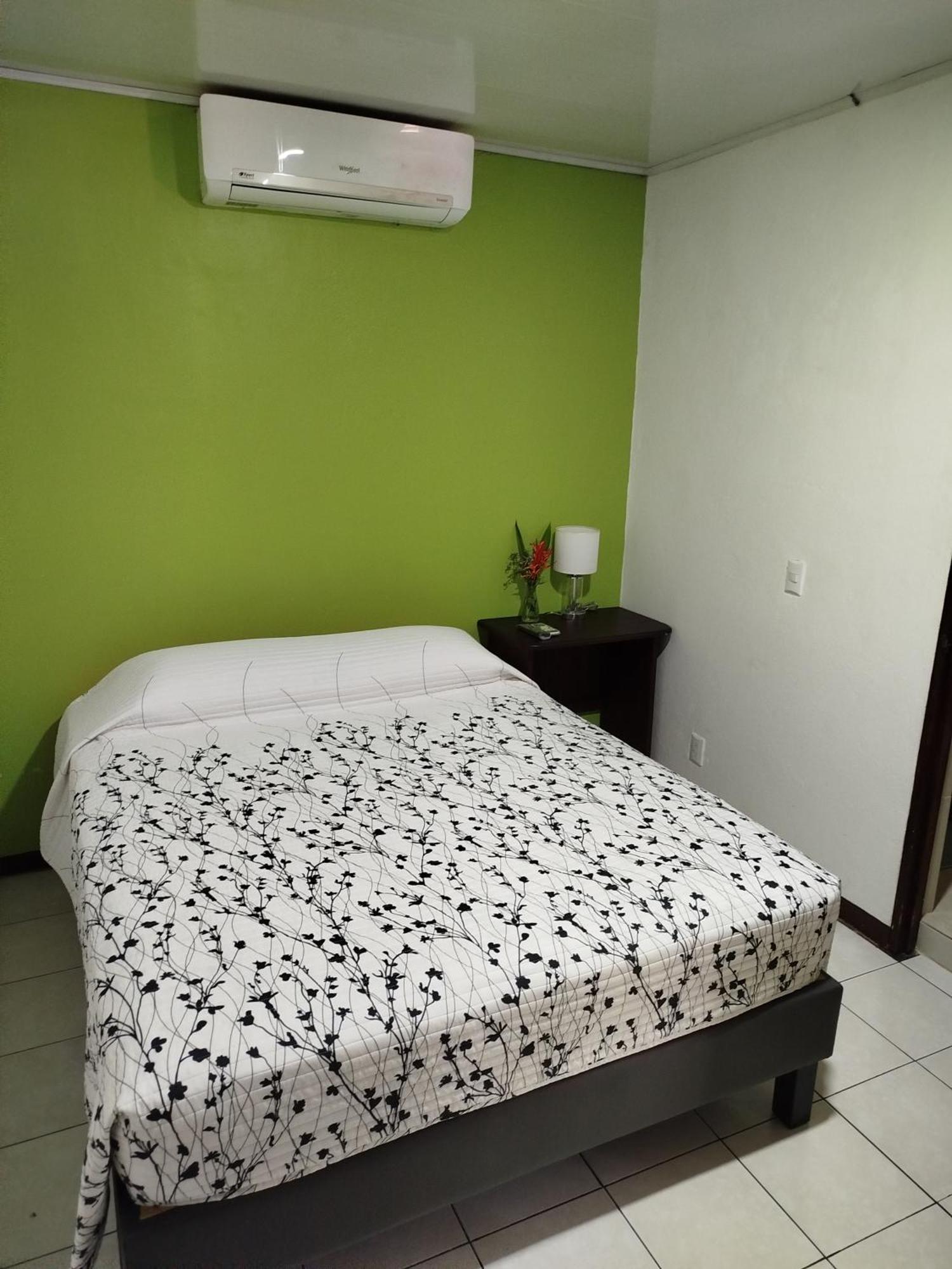 Hotel Pez Gallo Golfito