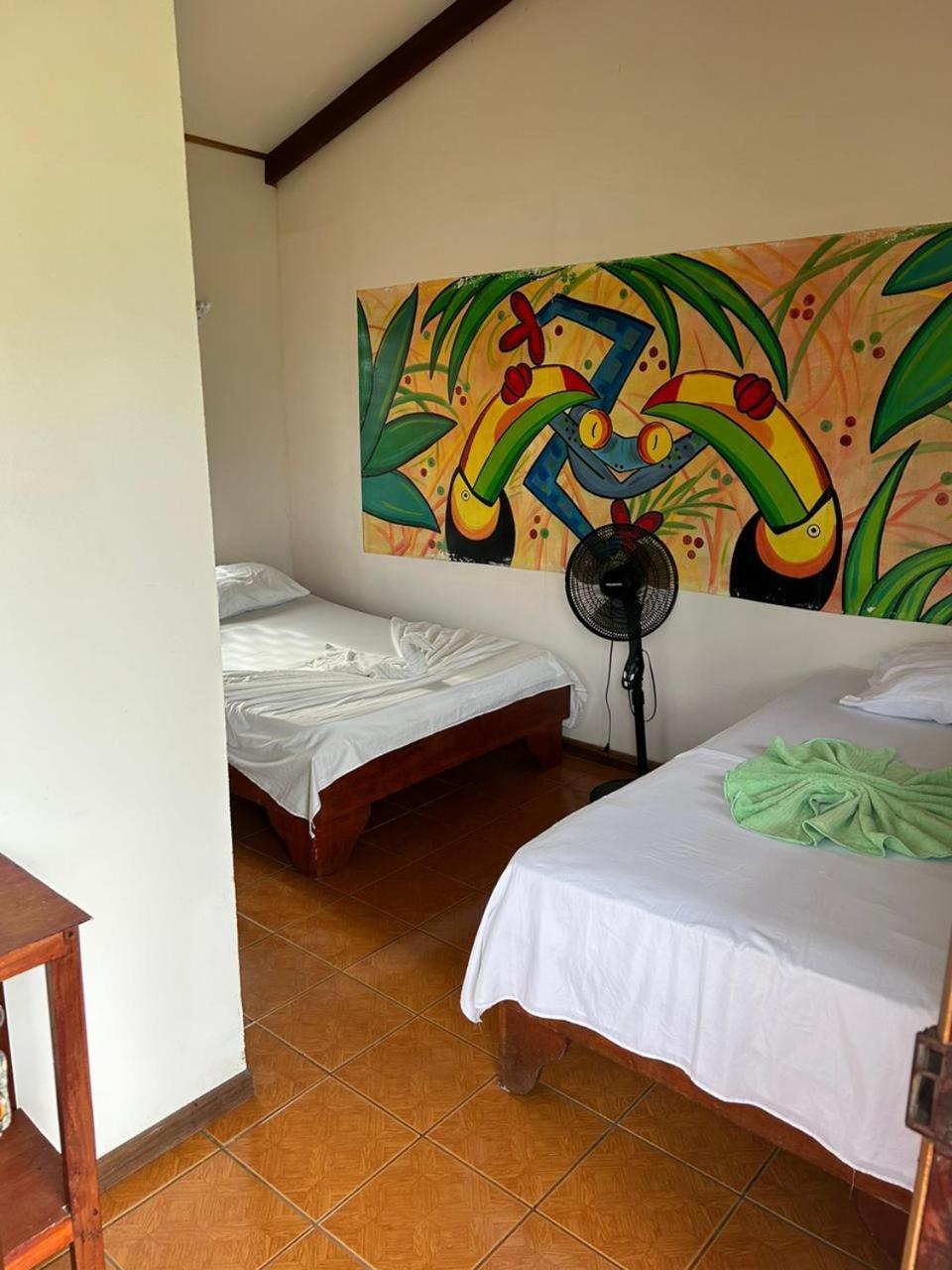 Capsule hotel Miss Miriam Beachfront Tortuguero