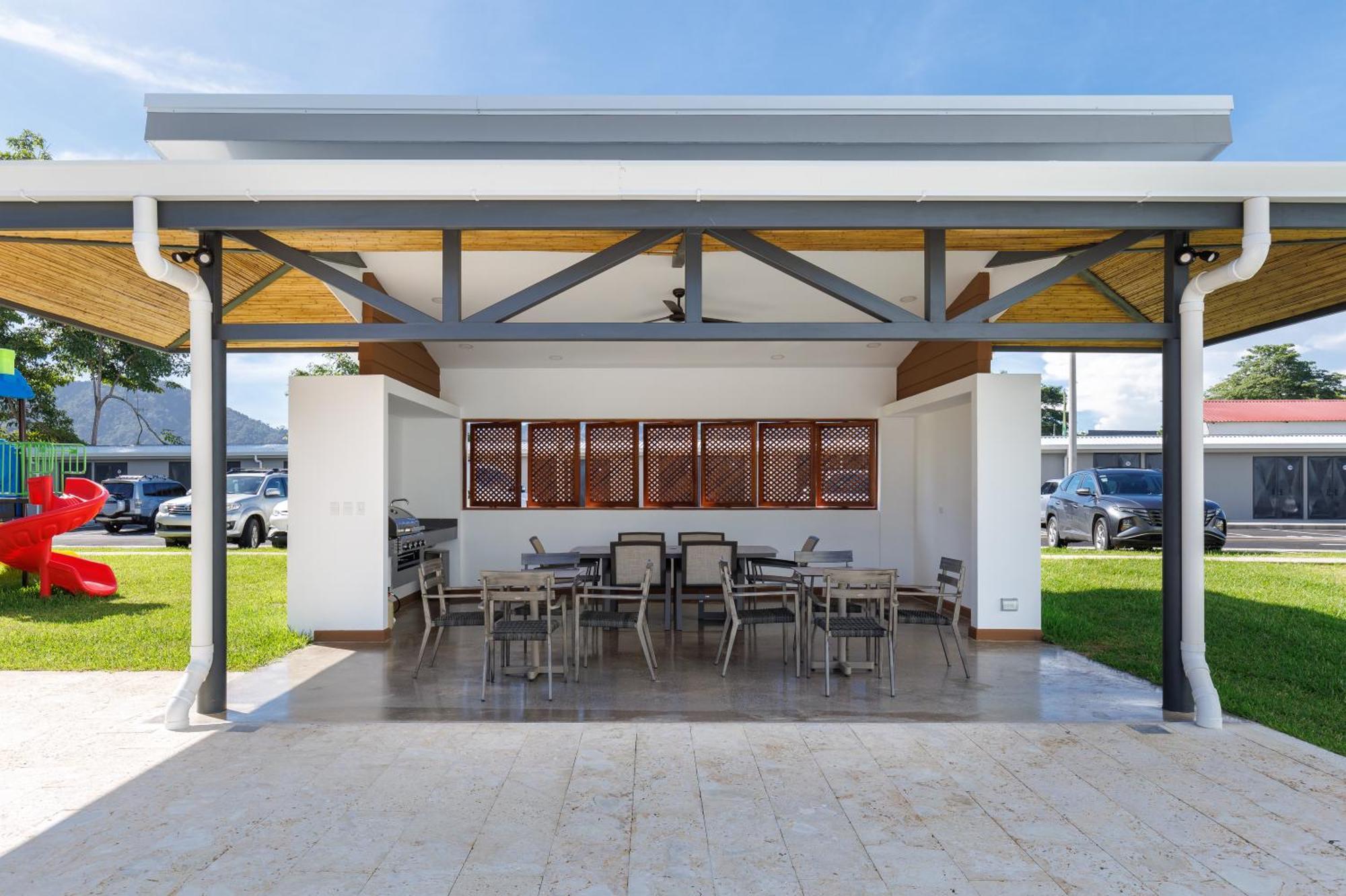 Apartment Casago 0701a, Brand New Stunning Ocean View Nature Inspired