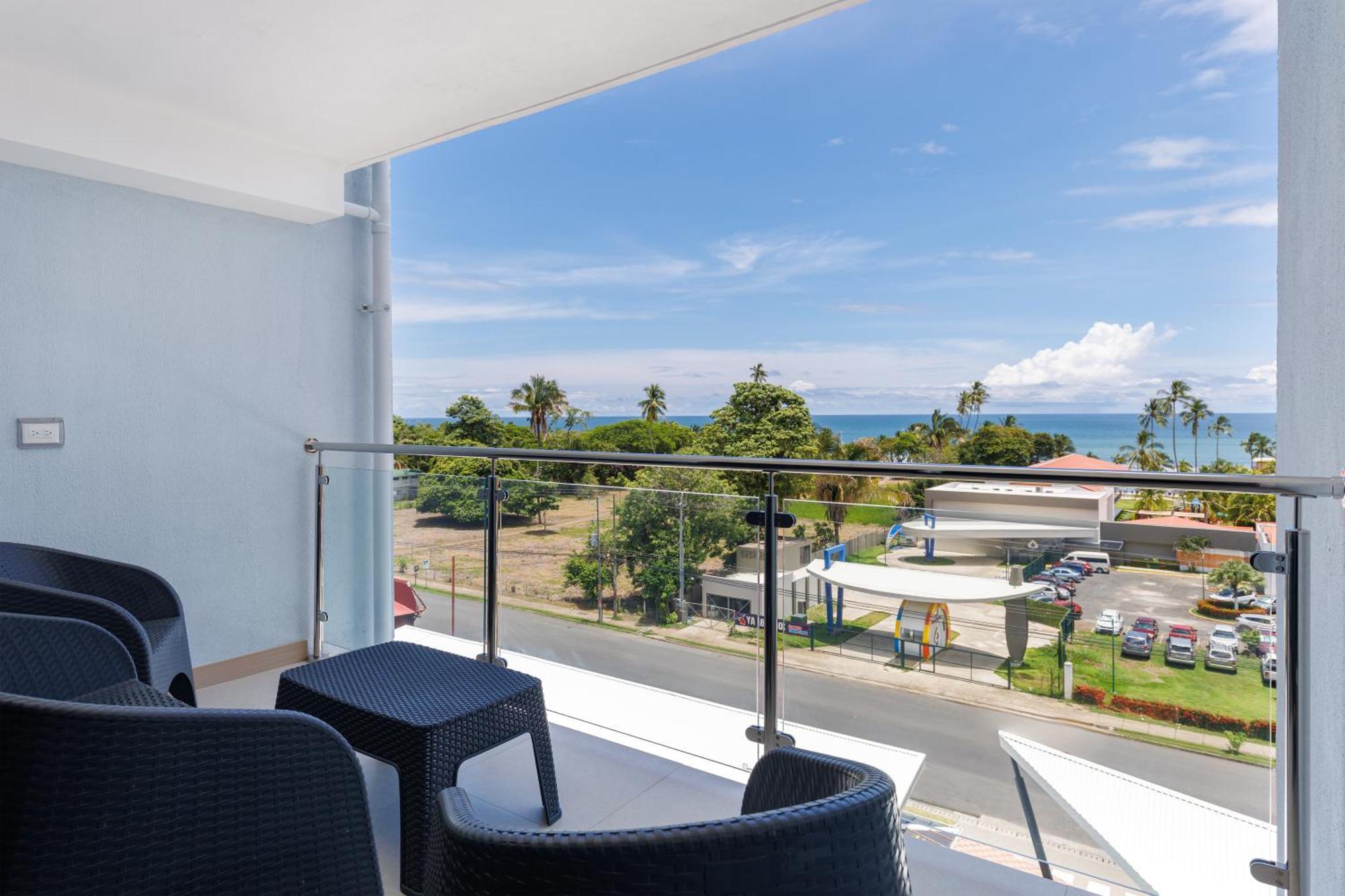 Apartment Casago 0701a, Brand New Stunning Ocean View Nature Inspired
