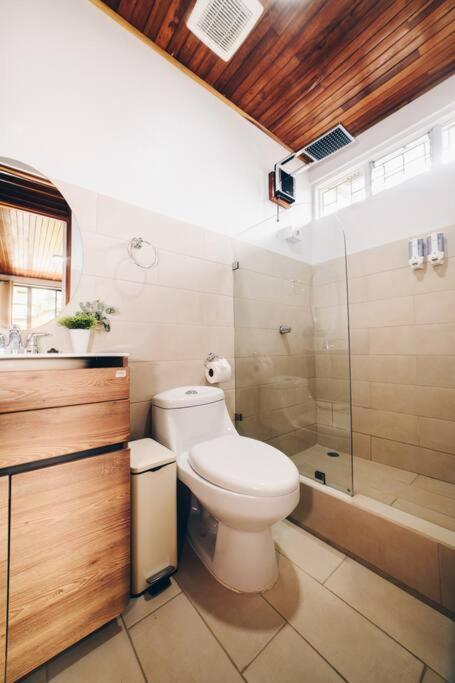 Boho Chic Fortuna, Downtown, King Bed Villa La Fortuna