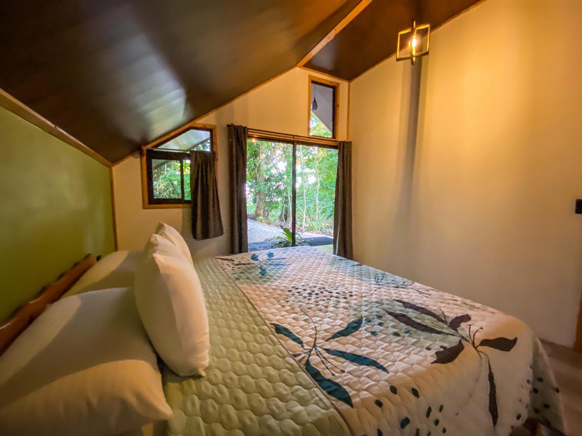 Lodge Tityra *