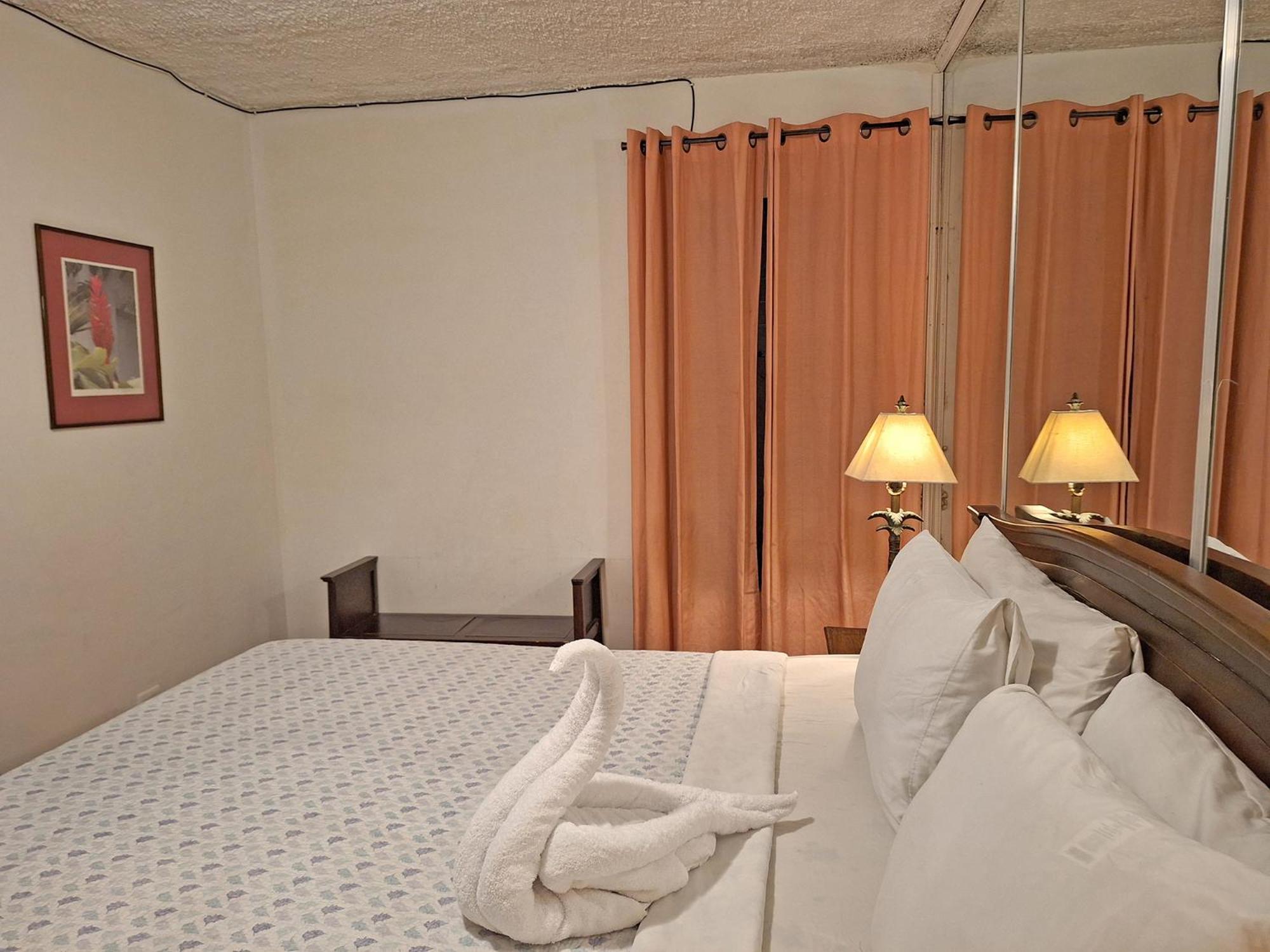 Colours Oasis Adult Only 3*