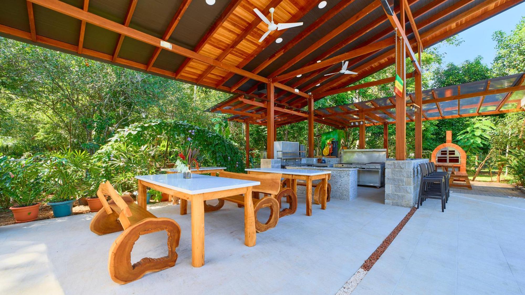 Casa Shaquir H -luxury With Private Pool & Stunning Views Puerto Viejo de Talamanca