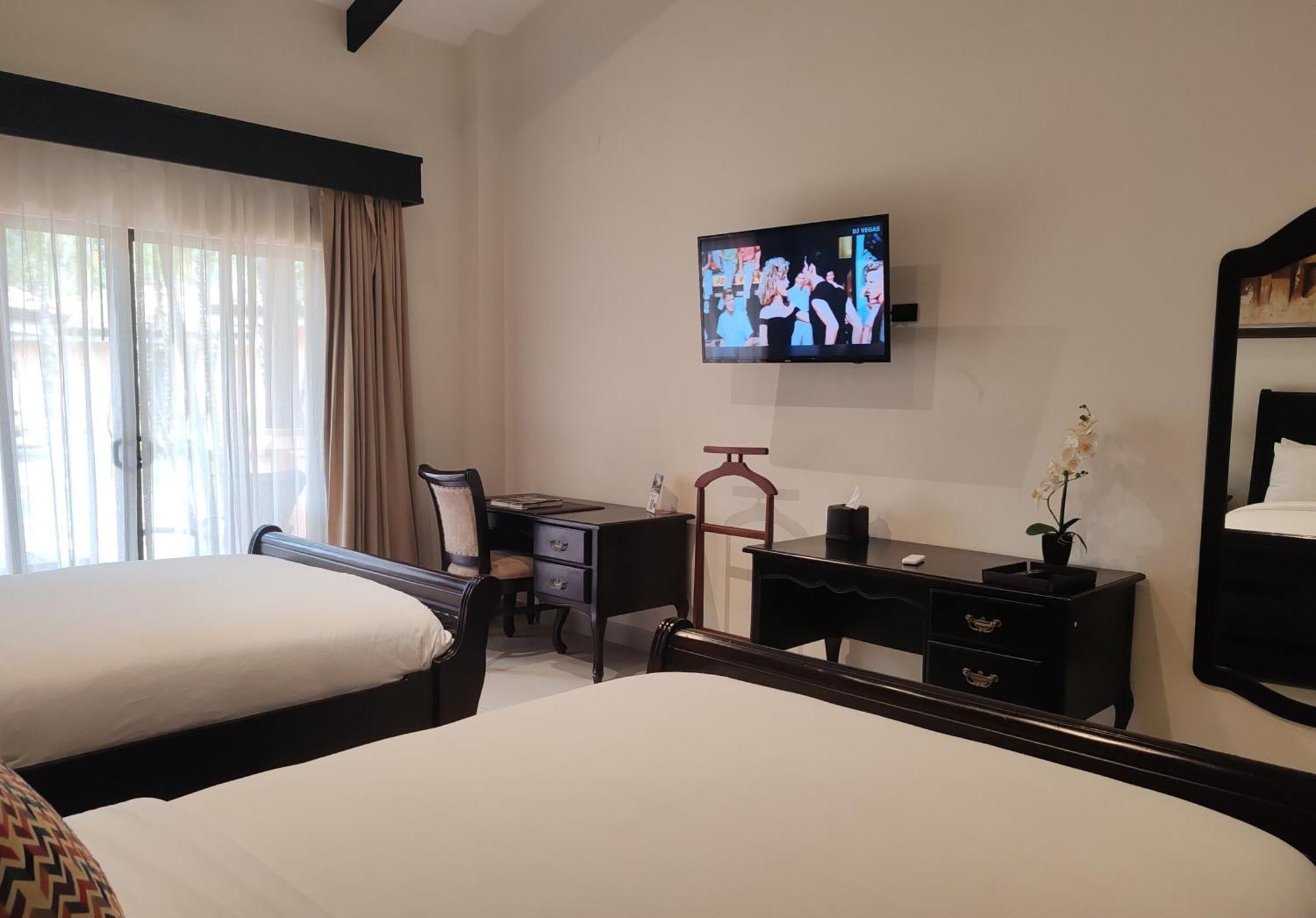Marenaz Oceanfront Hotel