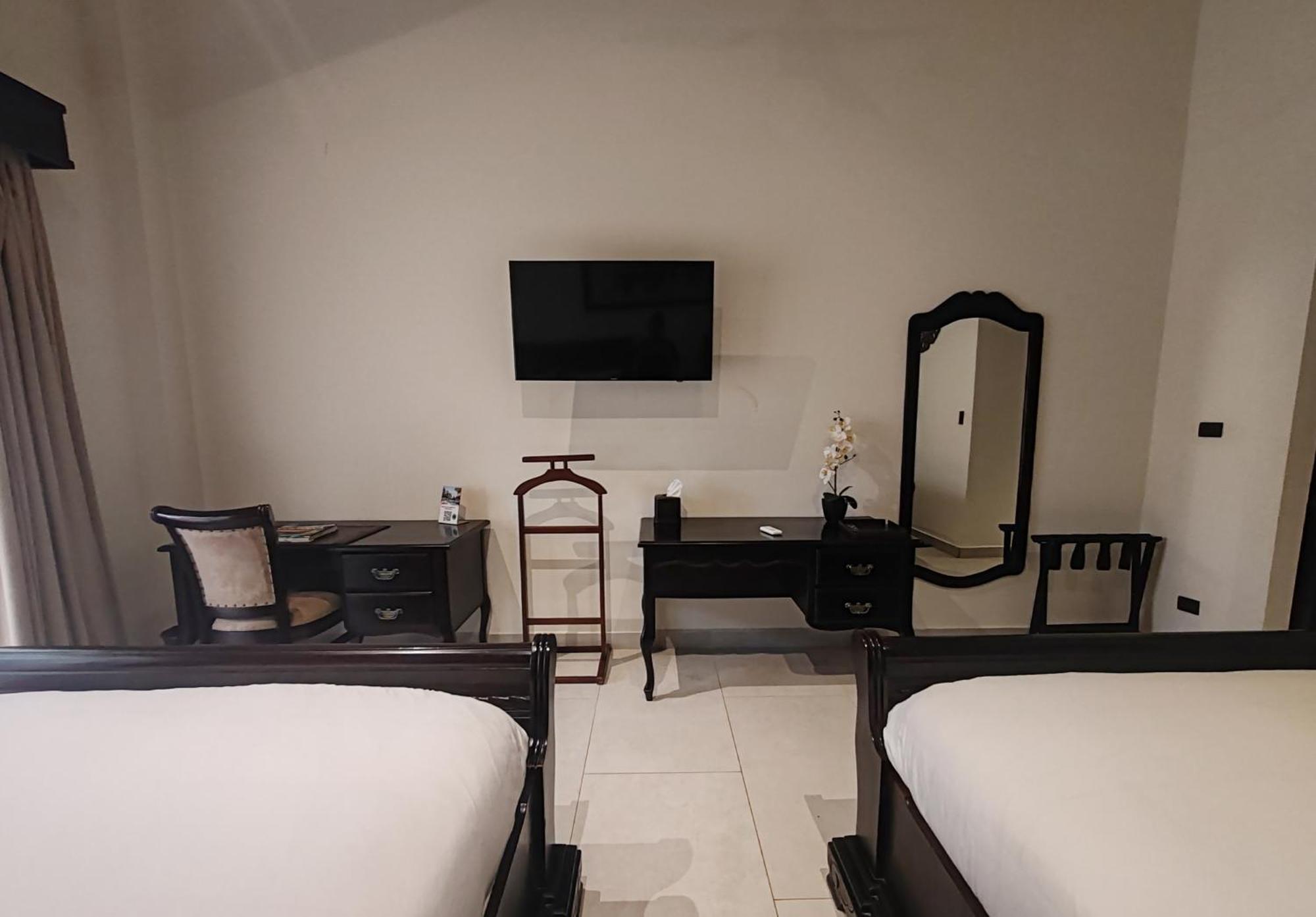 Marenaz Oceanfront Hotel Esterillos Este