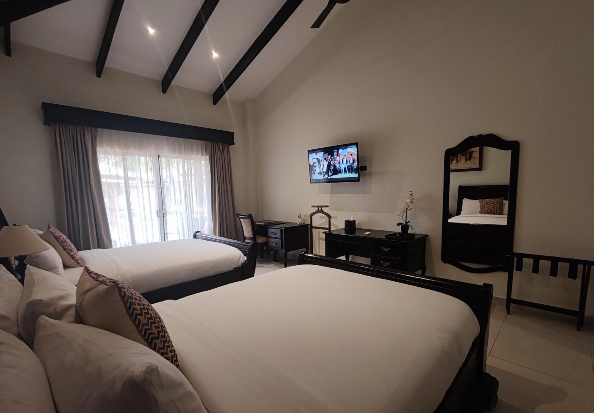 Marenaz Oceanfront Hotel