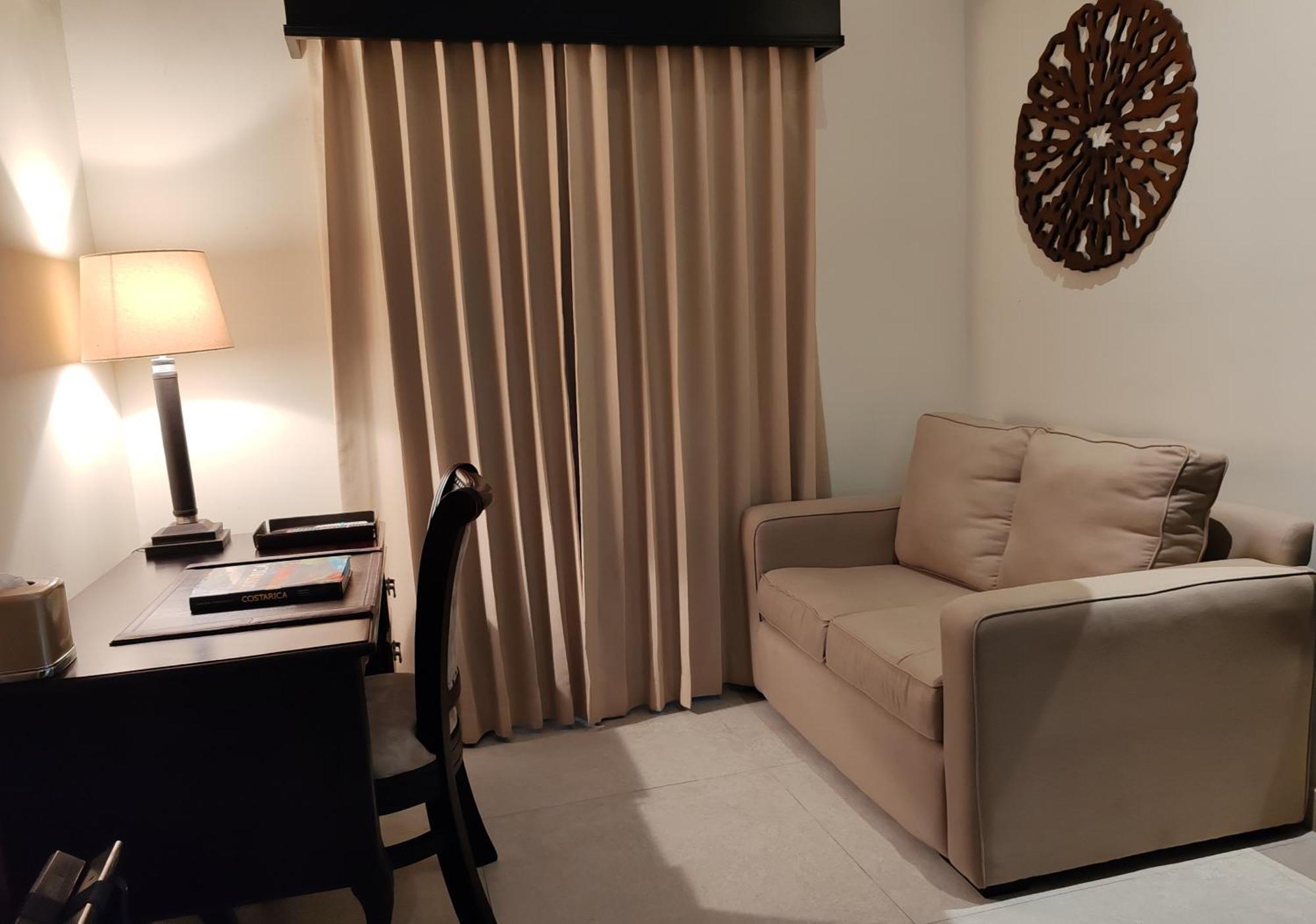 Marenaz Oceanfront Hotel Esterillos Este