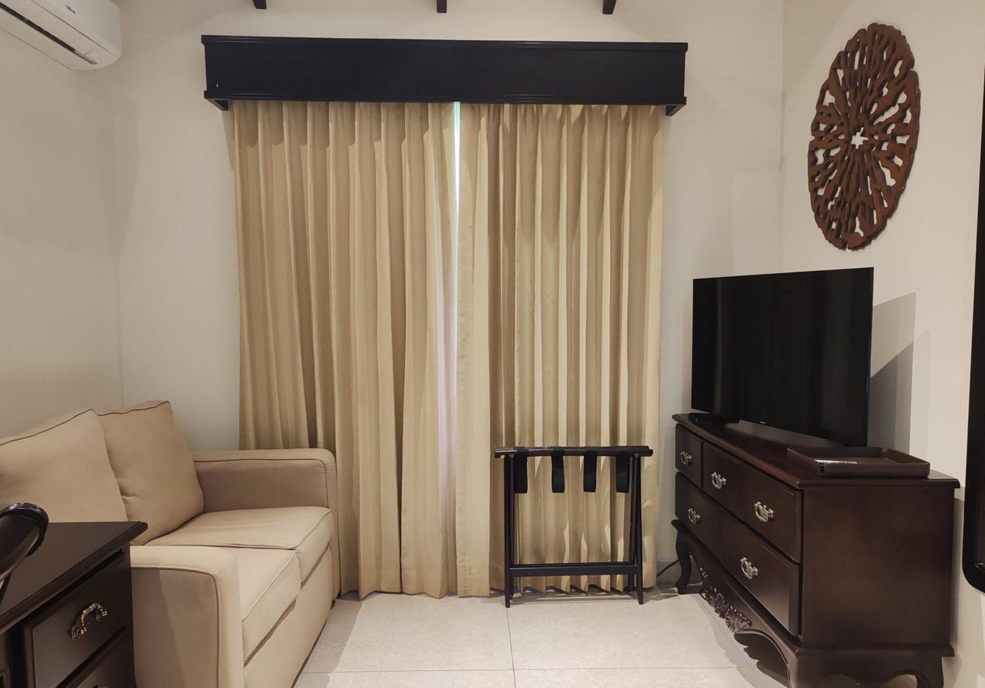 Hotel Marenaz Oceanfront Esterillos Este