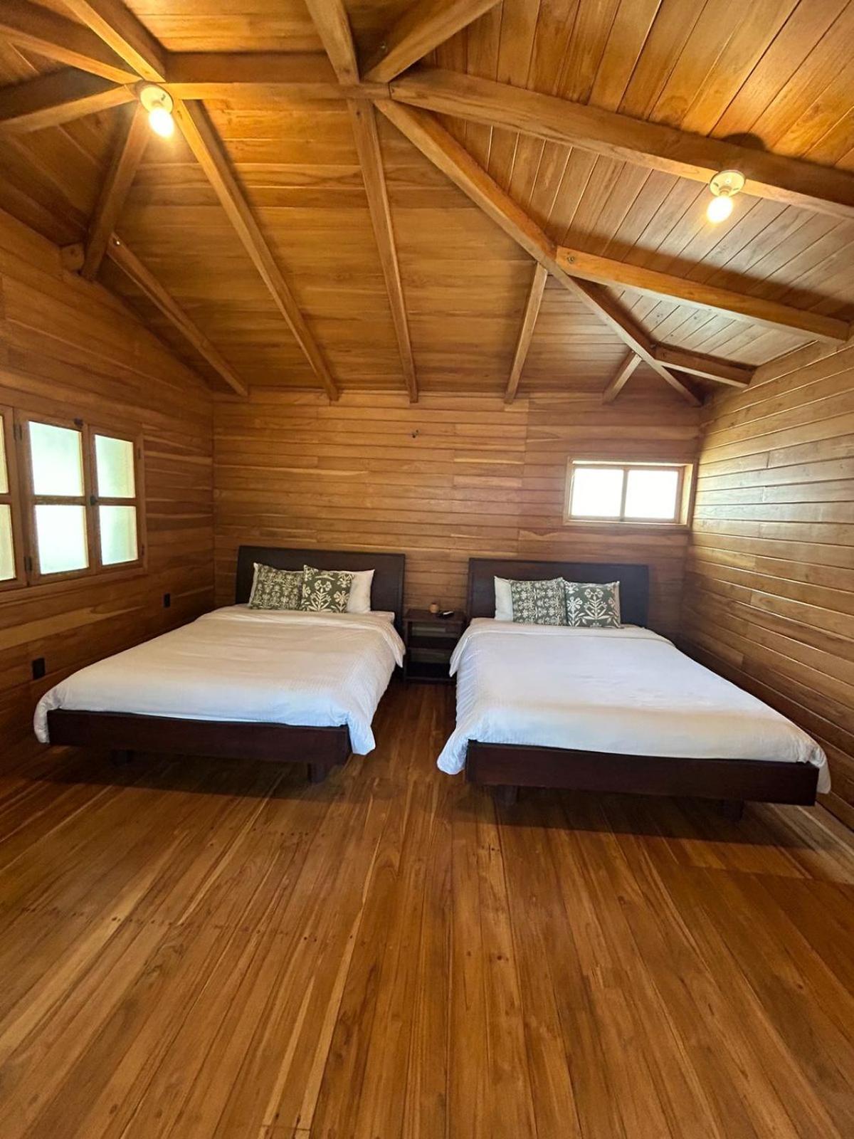 Casa Aura: Beachfront Premium