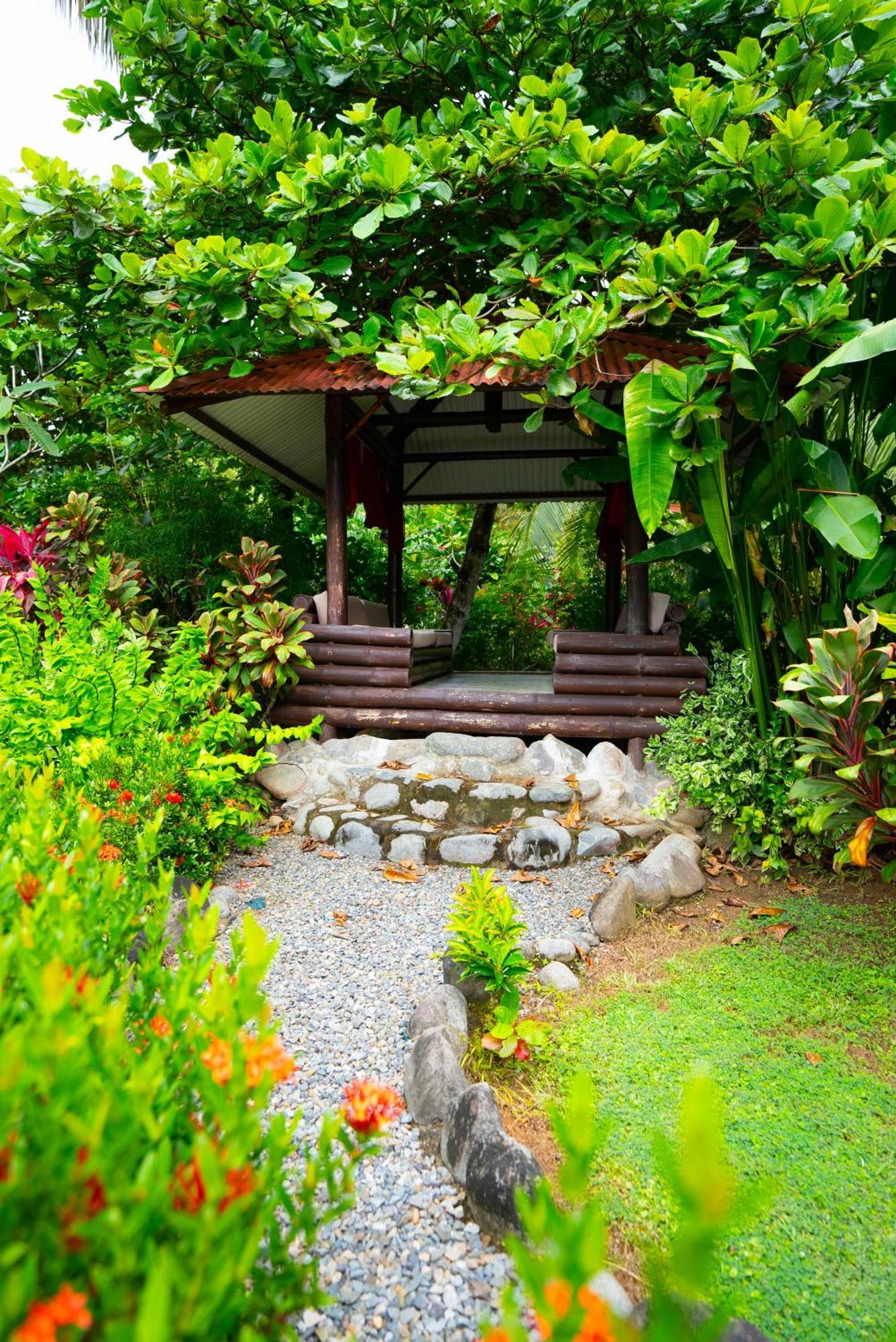 Villa Tortuga Premium Riverfront Jungle With Jacuzzi And Pool Uvita