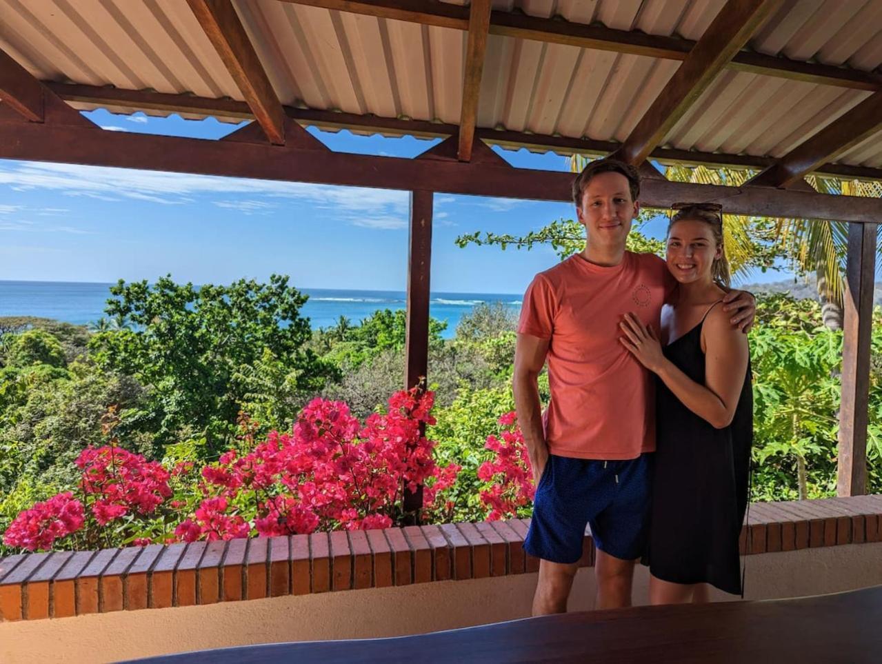 Tico Tiki Vacation Villa, 3 Bedroom *