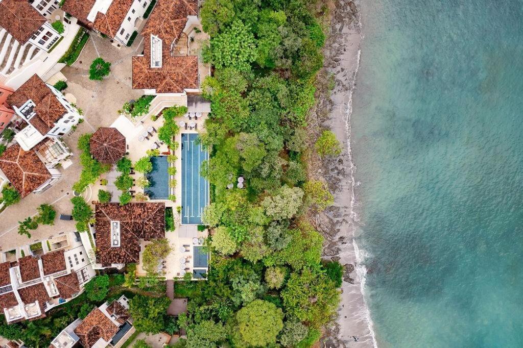 Las Catalinas 1 Bd Walk To Beach *