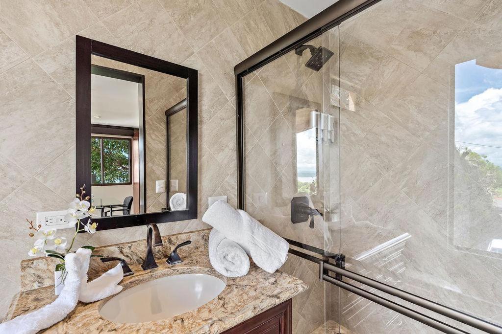 Luxury Retreat Oceanview W Fitness Holiday home