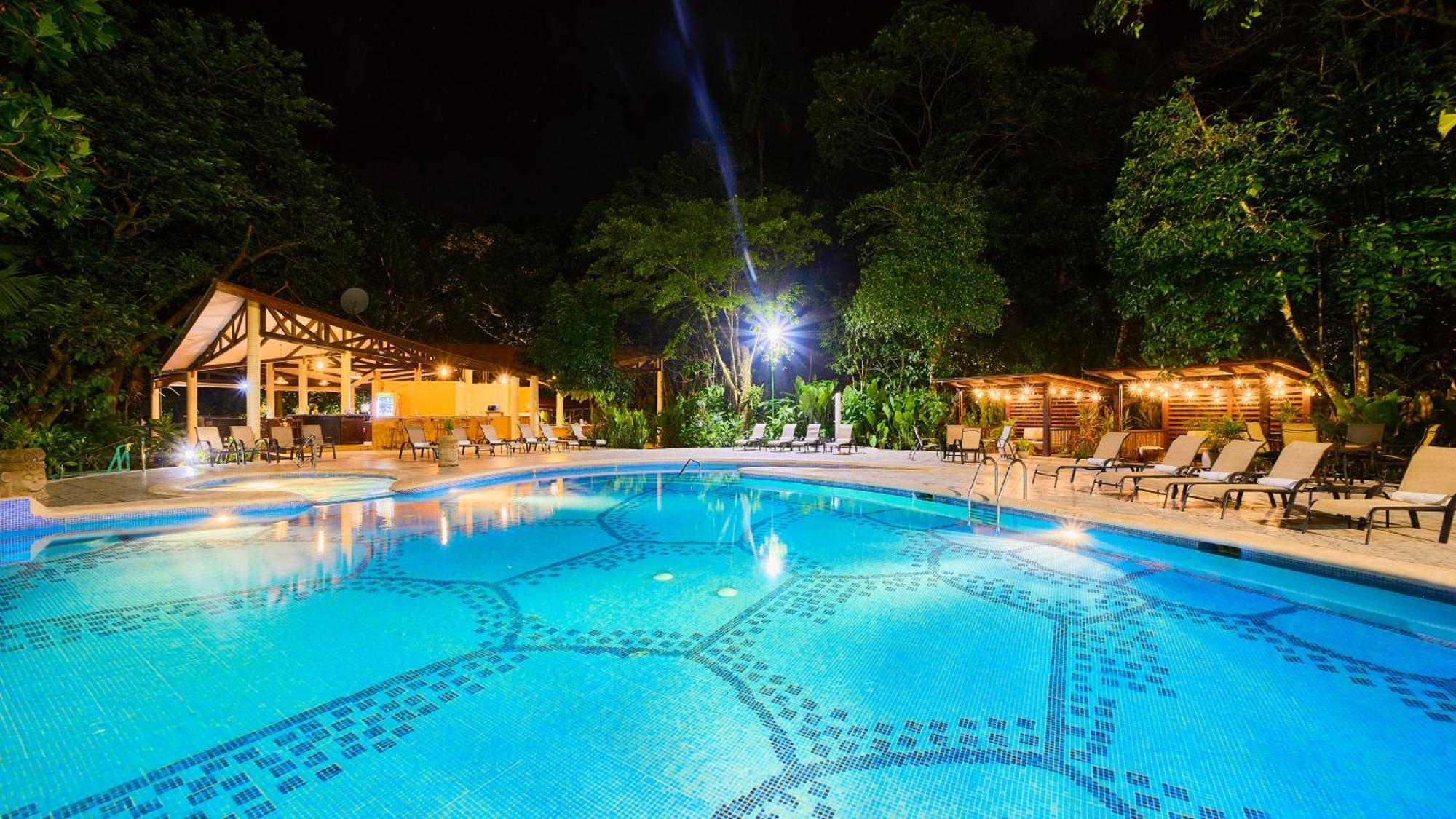 Aninga Lodge *