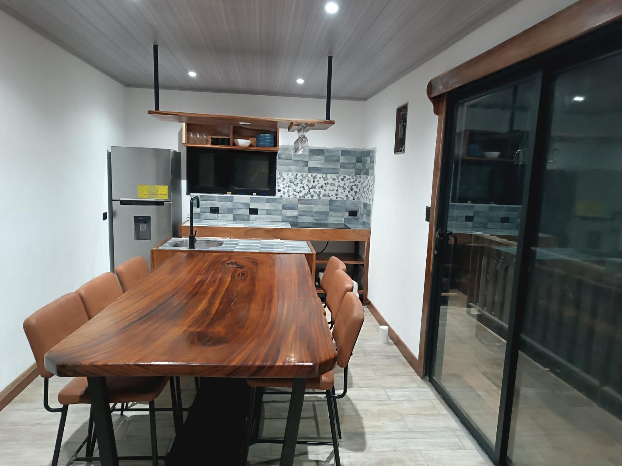 Athila Ecolove Monteverde