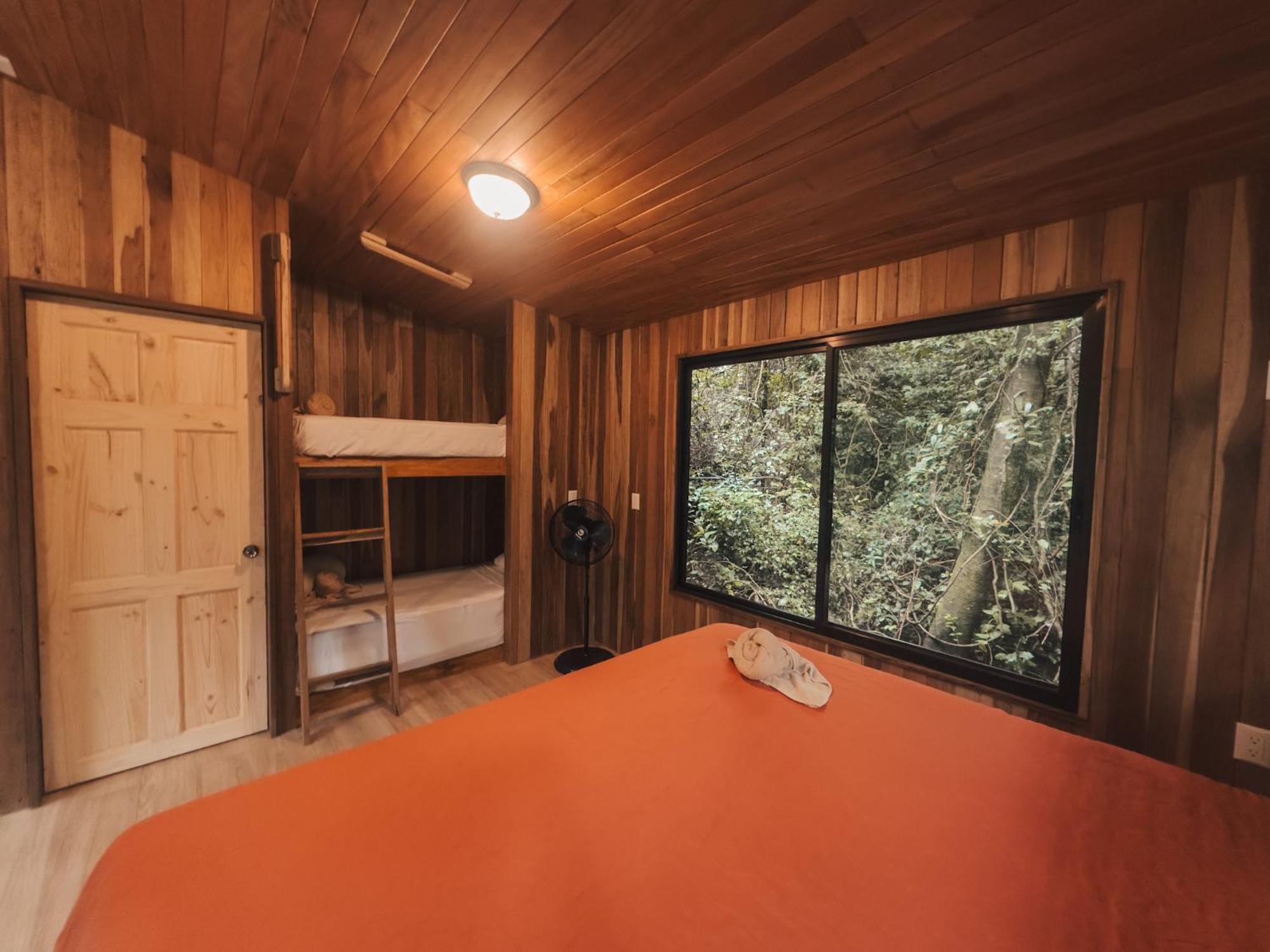 Tree House Bosque Nuboso Campsite