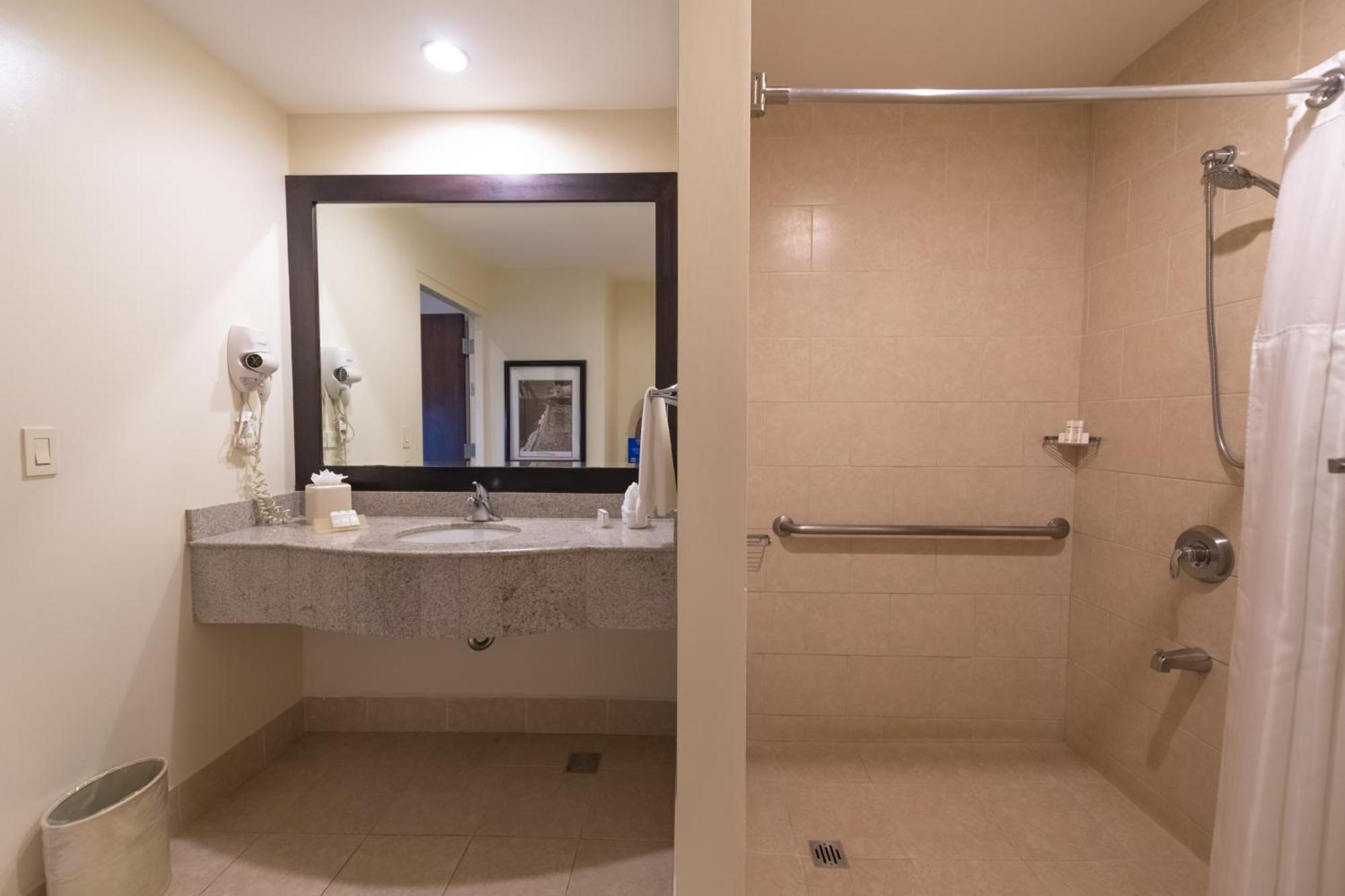 Hotel Hilton Garden Guanacaste Airport 3*