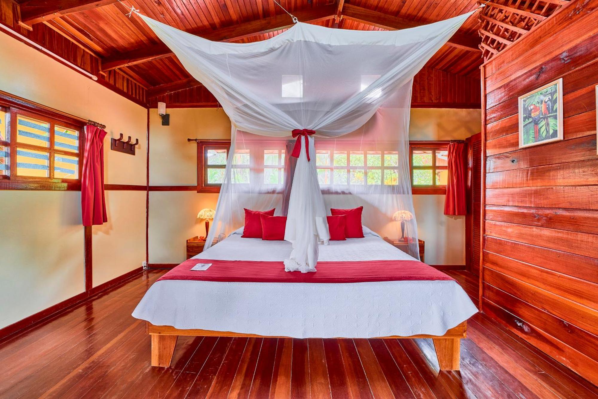 El Encanto Bed & Breakfast