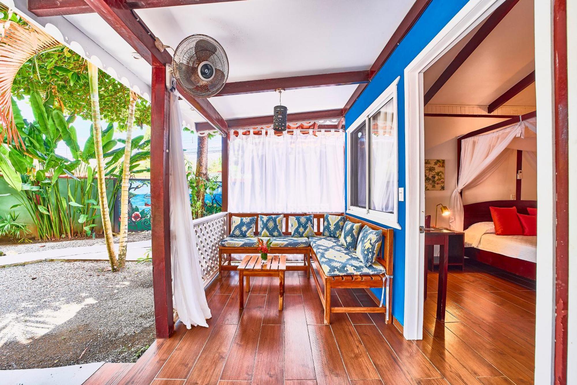 El Encanto Bed & Breakfast 2*