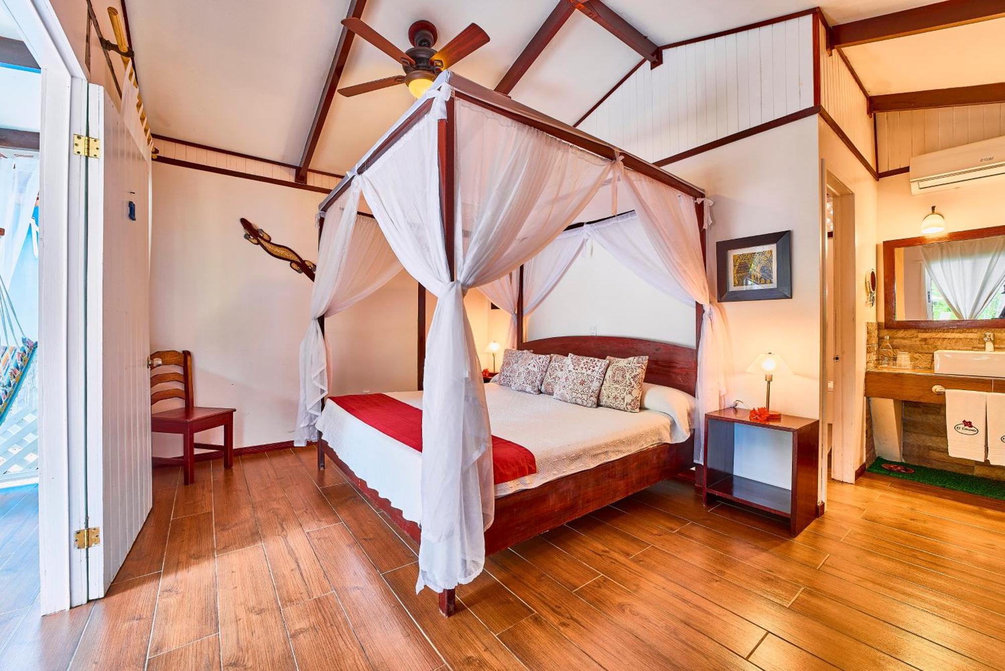 El Encanto Bed & Breakfast 2*