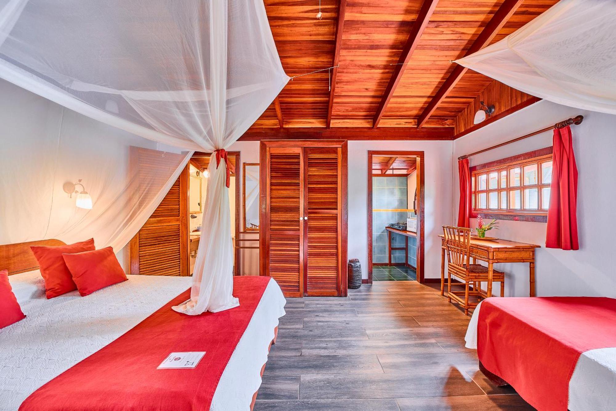 Bed & Breakfast El Encanto Cahuita