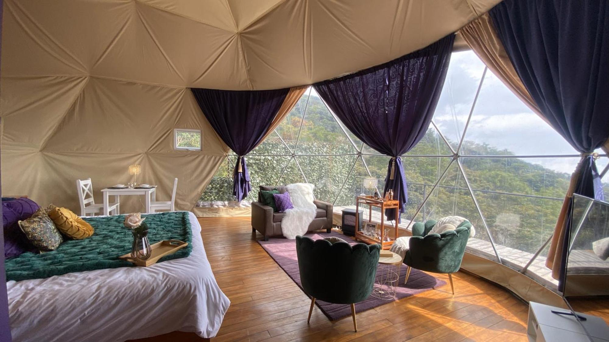 Hotel Feliza Rainforest Domes