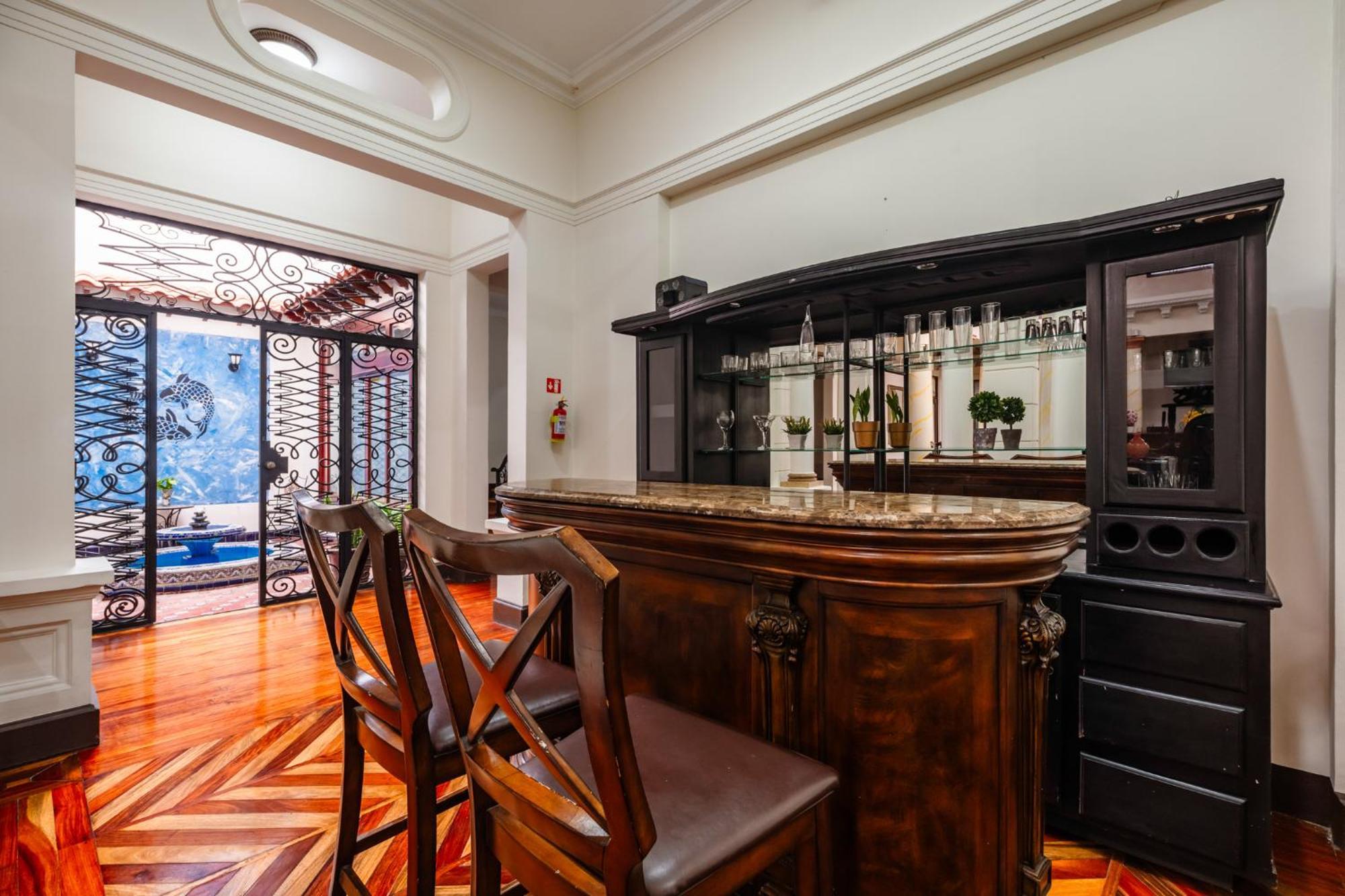Hotel Majestad *