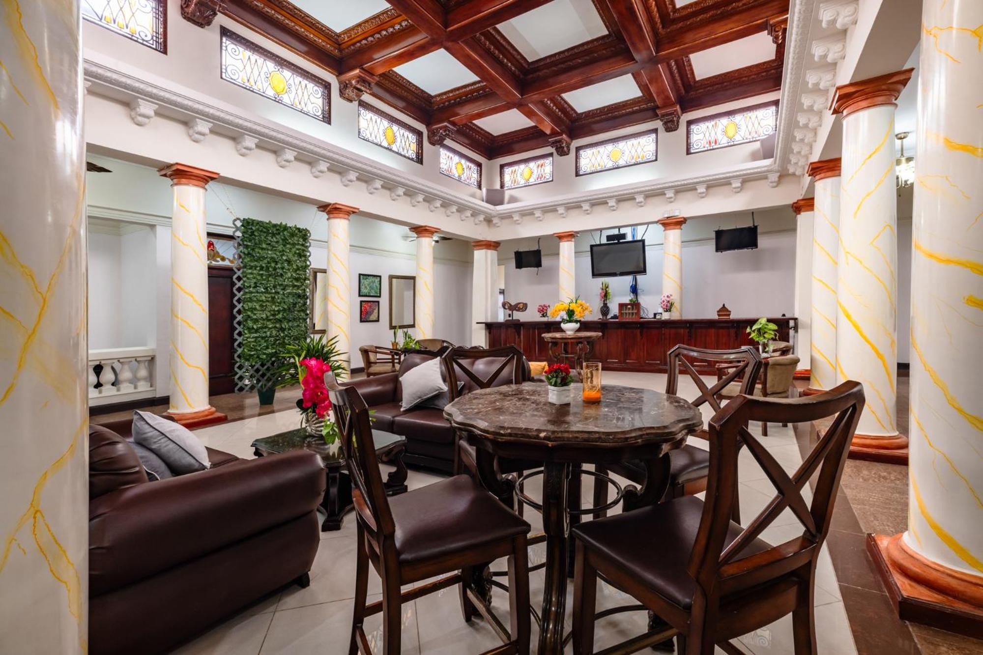 Hotel Majestad *