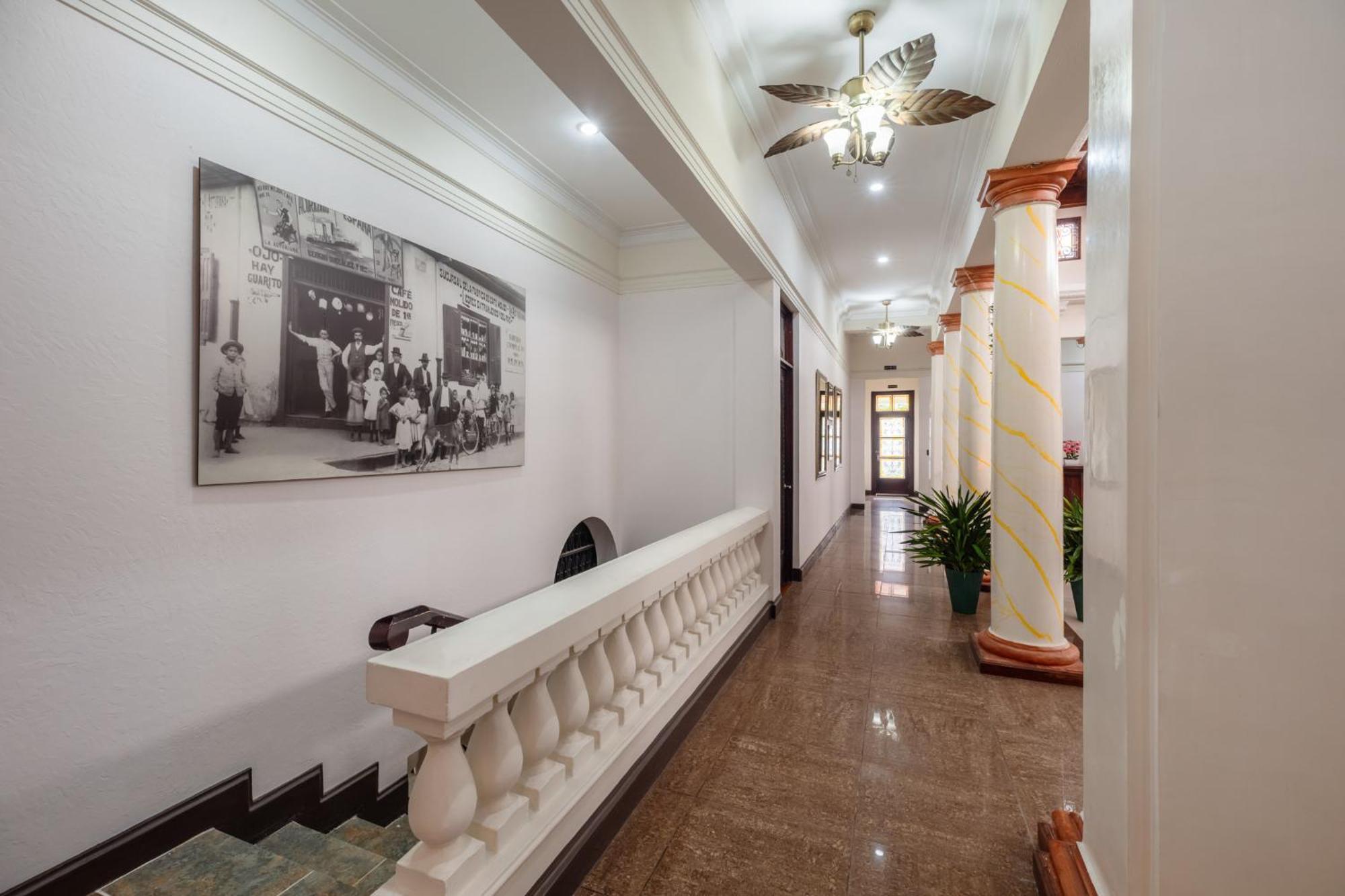 Hotel Majestad *