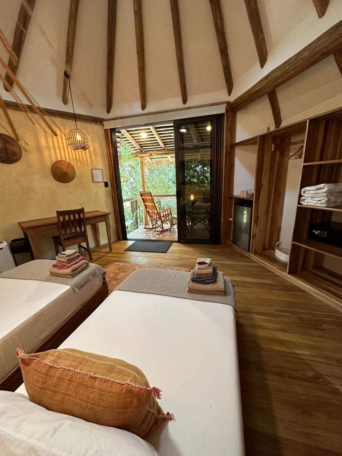 Tierra Encantada Lodge *