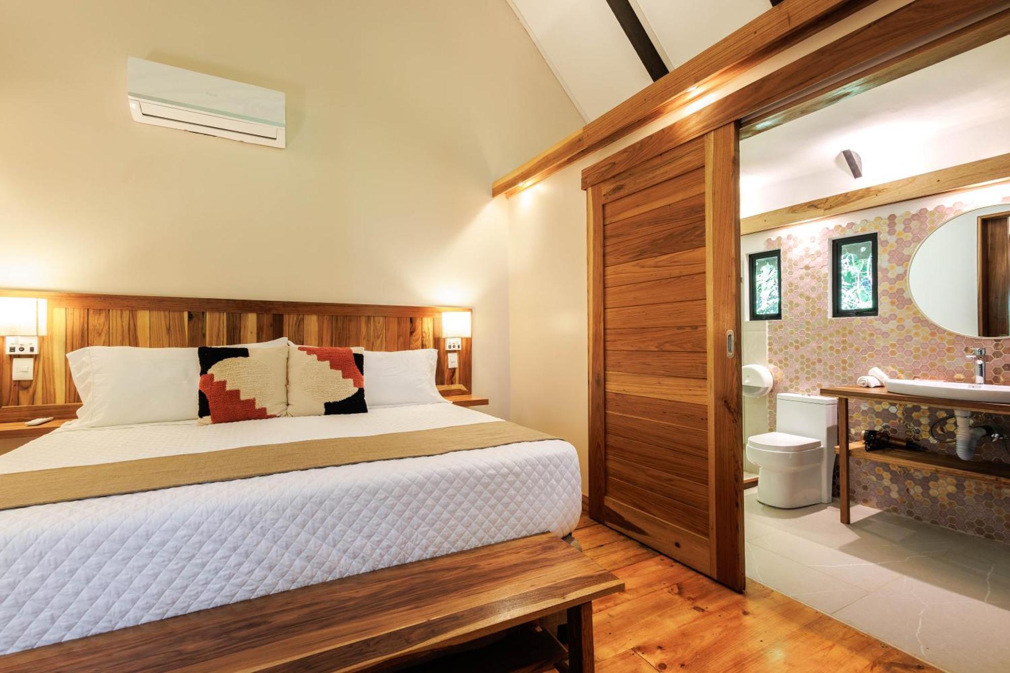 Almonds & Corals Boutique Lodge *