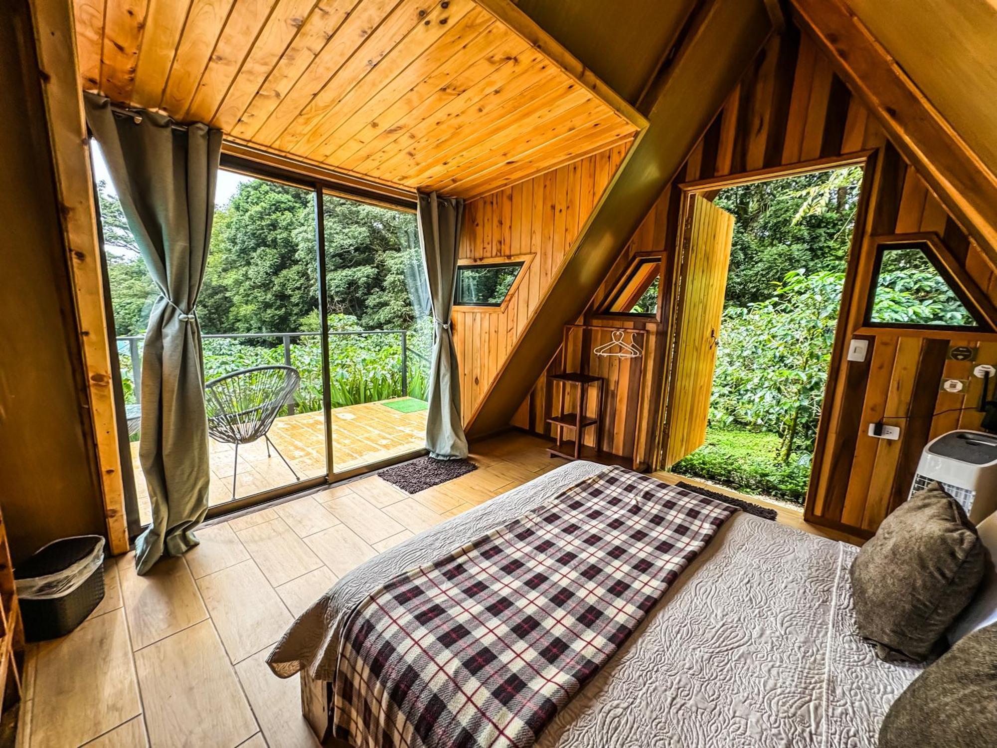 Tityra Lodge *