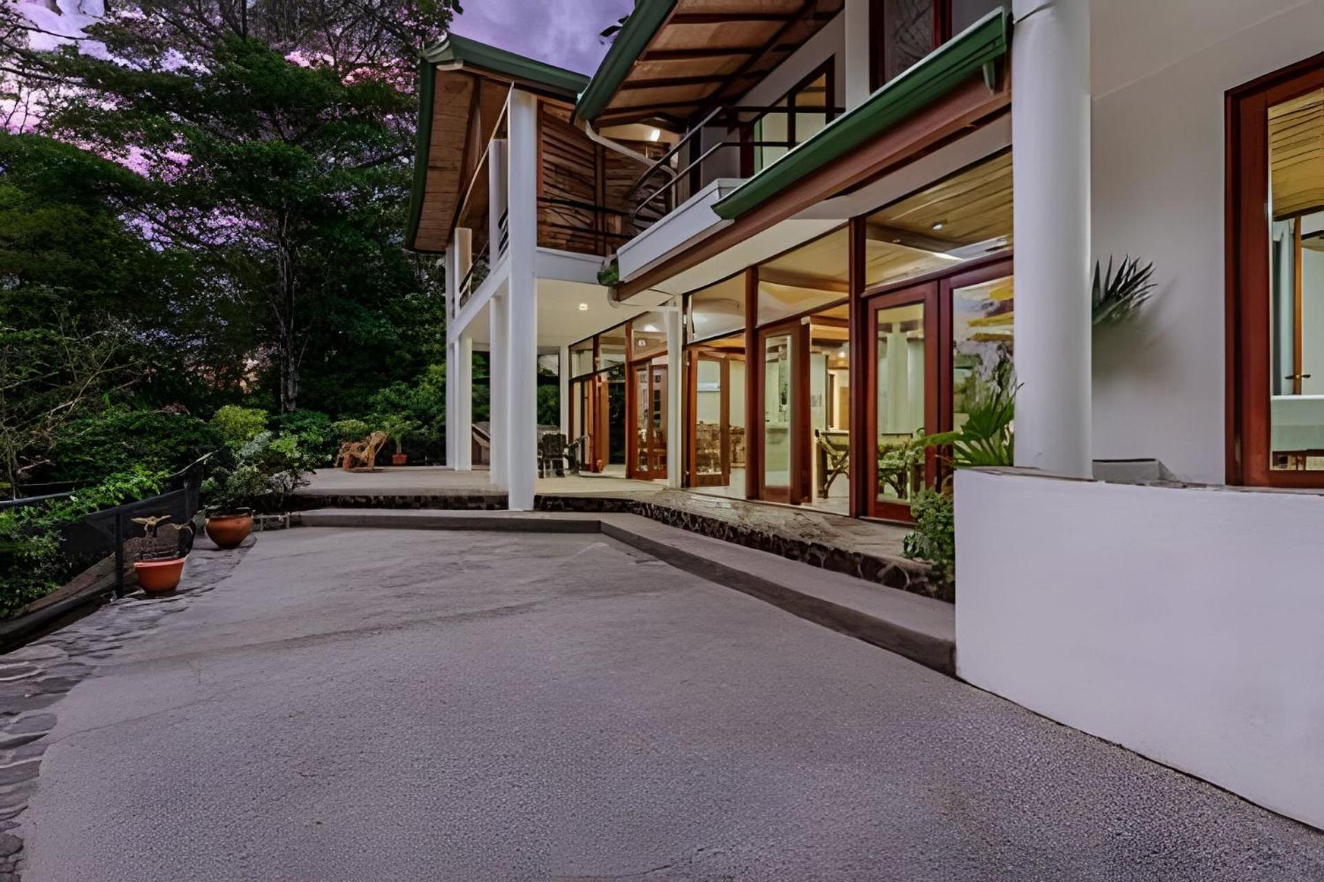 Private Jungle Sorrounded By Two Creeks * Dominicalito