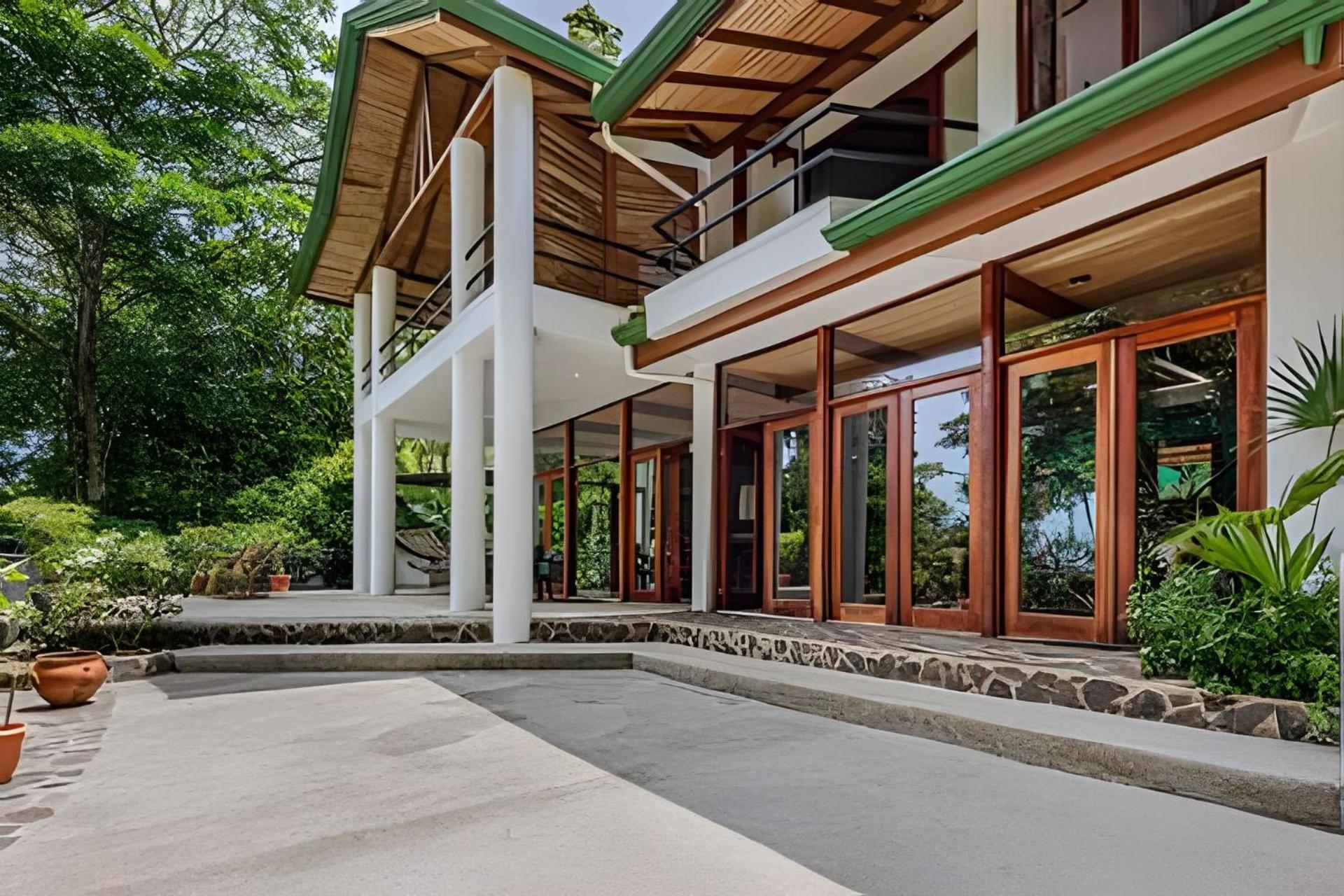 Private Jungle Sorrounded By Two Creeks Dominicalito