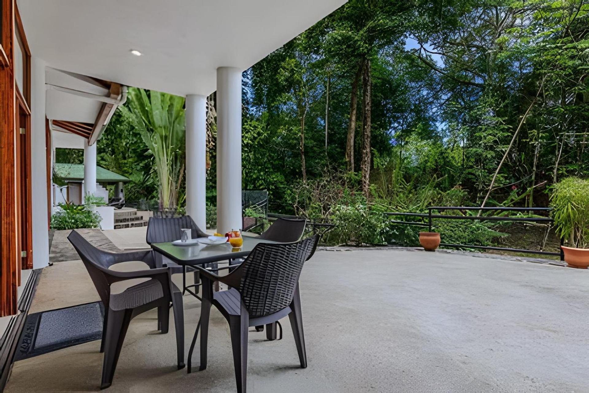 Resort Private Jungle Sorrounded By Two Creeks