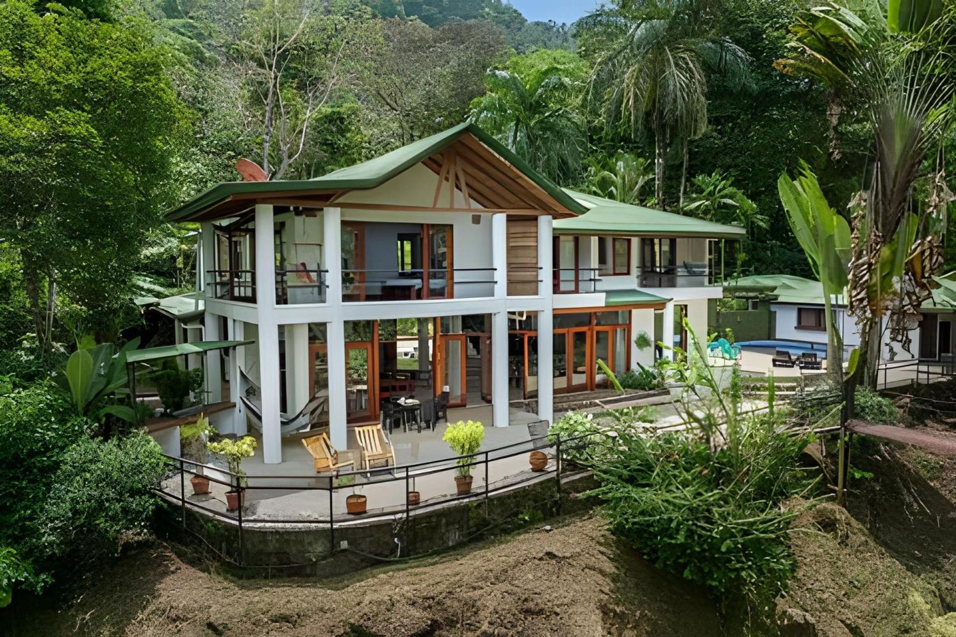 Resort Private Jungle Sorrounded By Two Creeks *