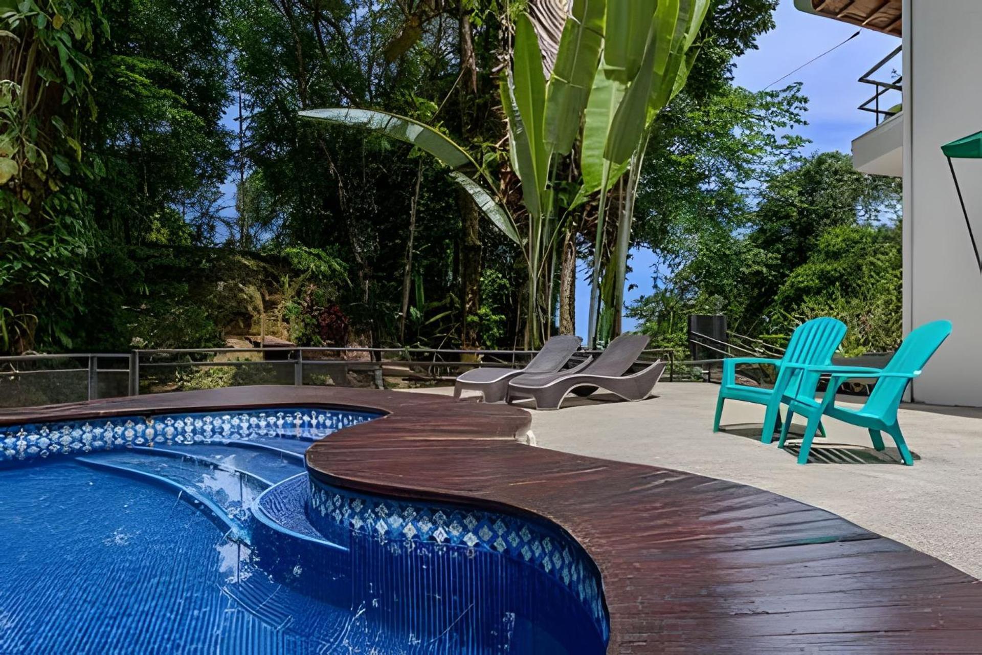 Private Jungle Sorrounded By Two Creeks Resort