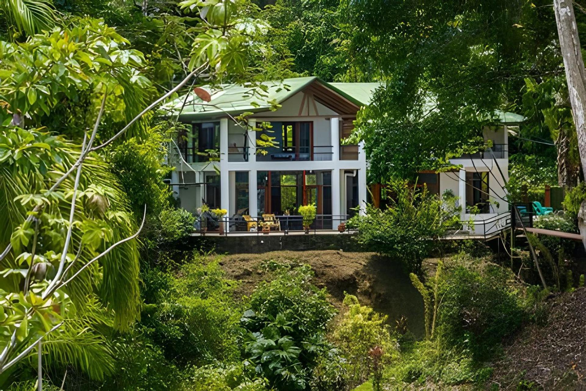 Resort Private Jungle Sorrounded By Two Creeks