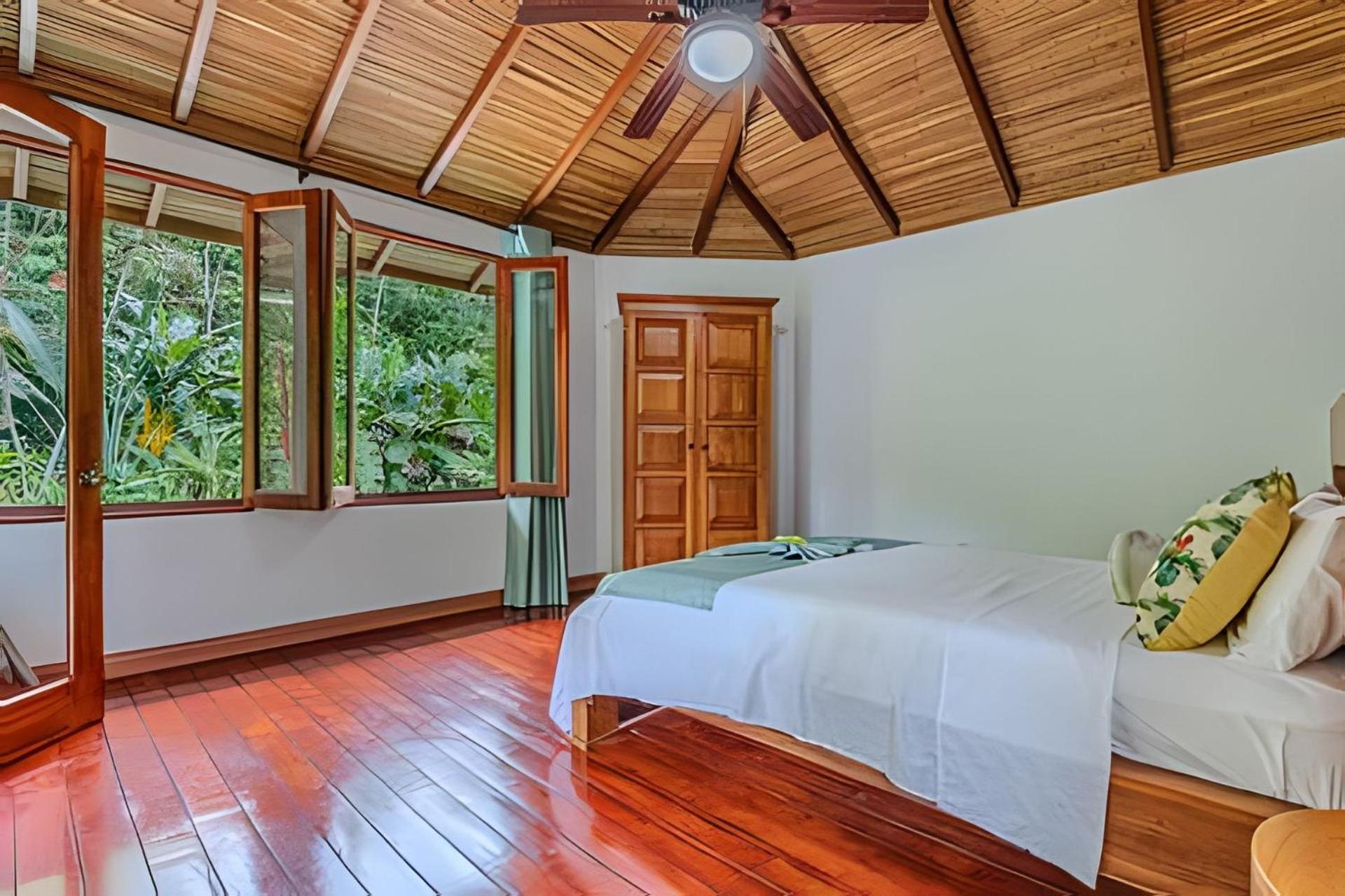Resort Private Jungle Sorrounded By Two Creeks Dominicalito