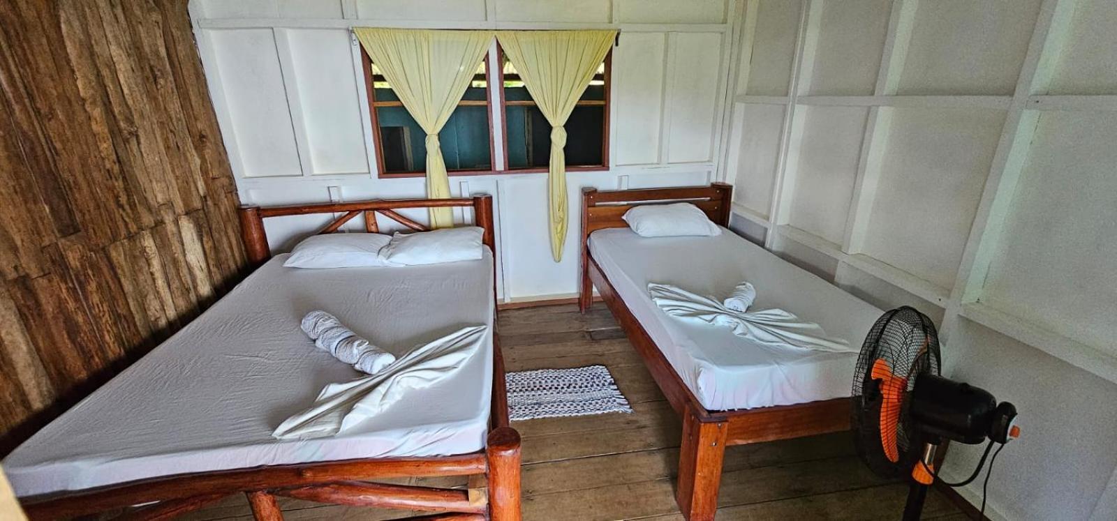 Guest house Cabinas Vista Isla Del Cano Corcovado Drake Bay