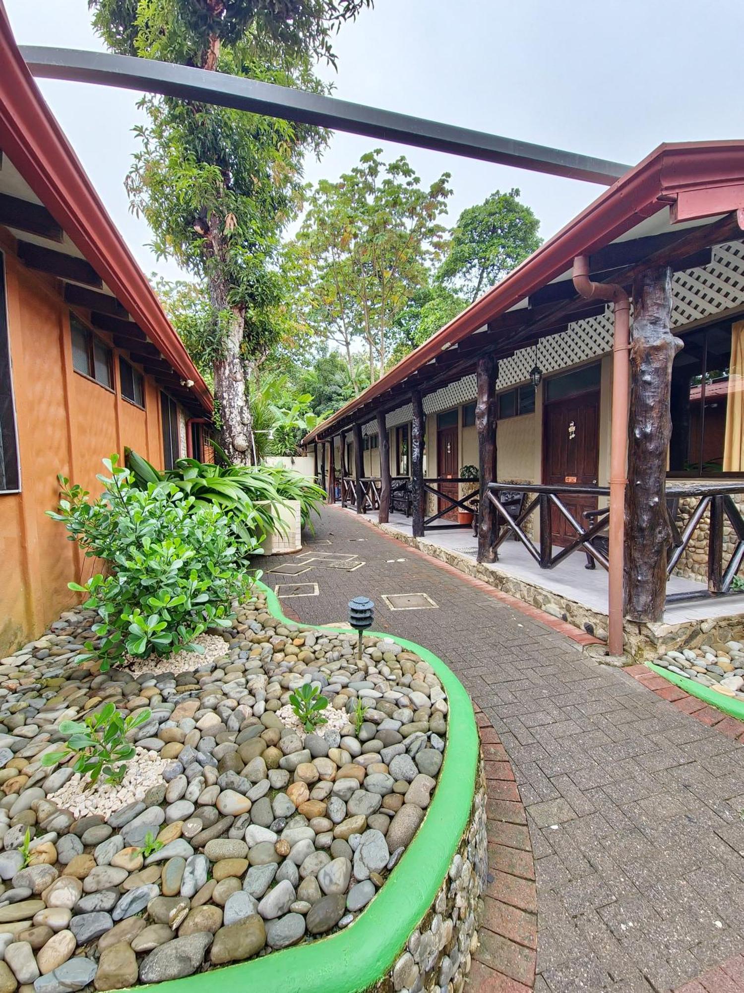 Diuwak Hotel 3*