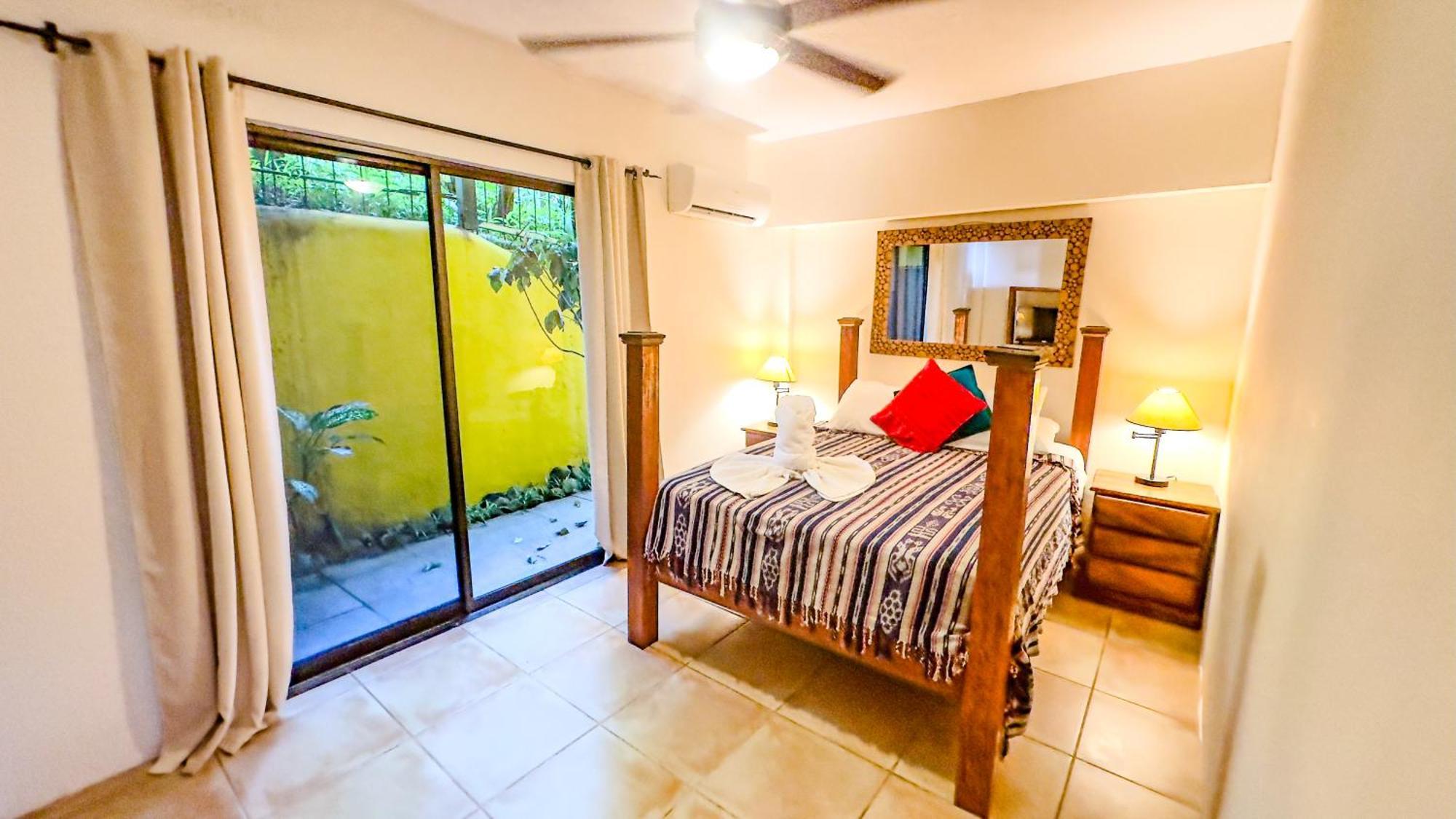 Mango Moon 3* Manuel Antonio